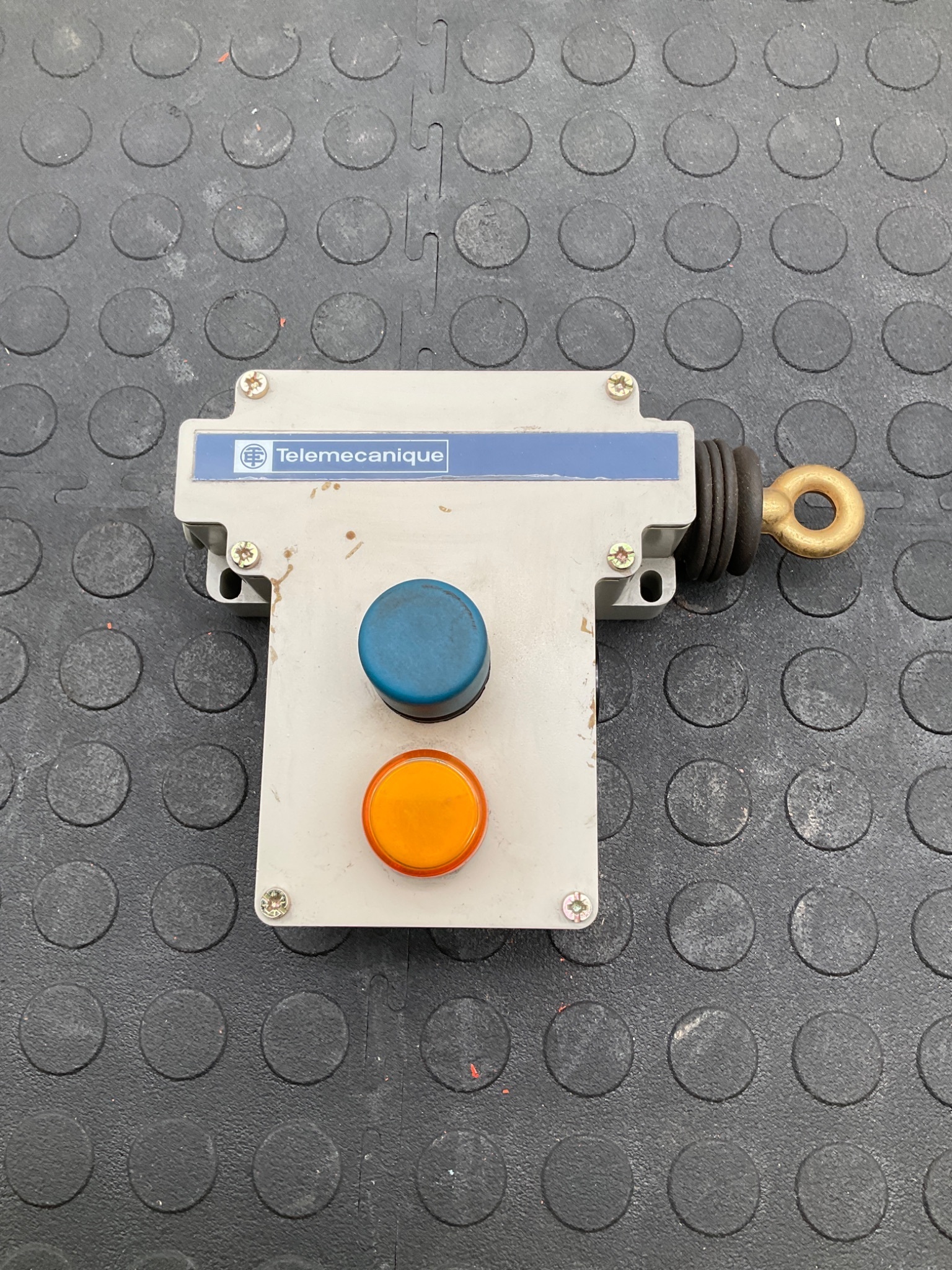 TELEMECANIQUE XY2 CE1A396 Rope Pull Switch USED 0