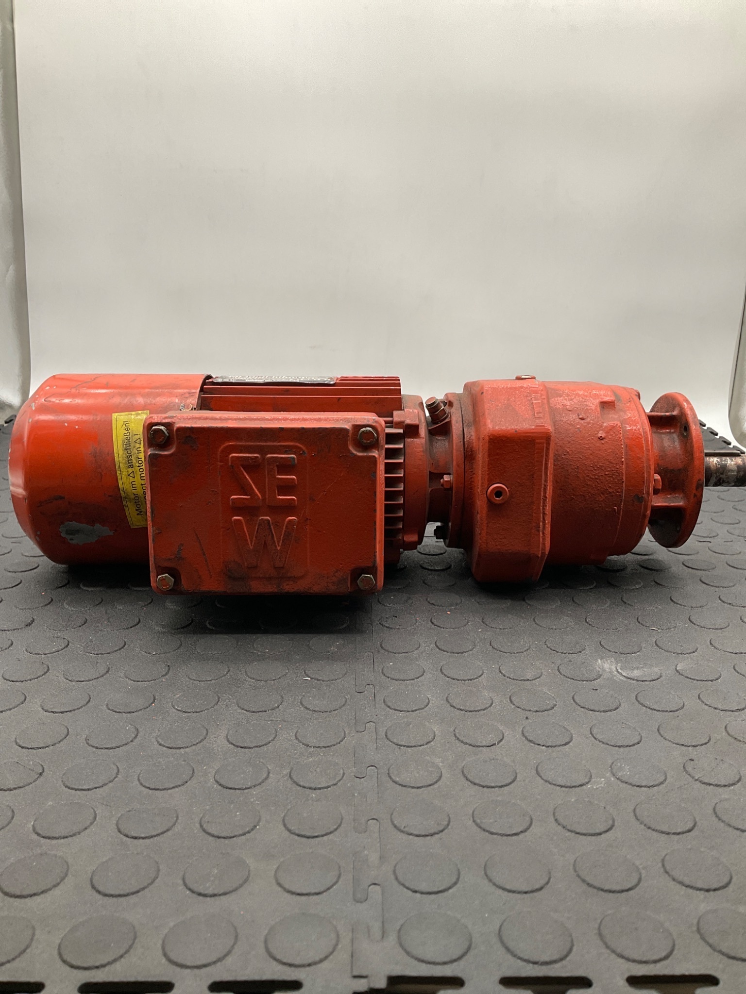 SEW EURODRIVE RF43 DT80N4BMG/TF Gearmotor USED 2