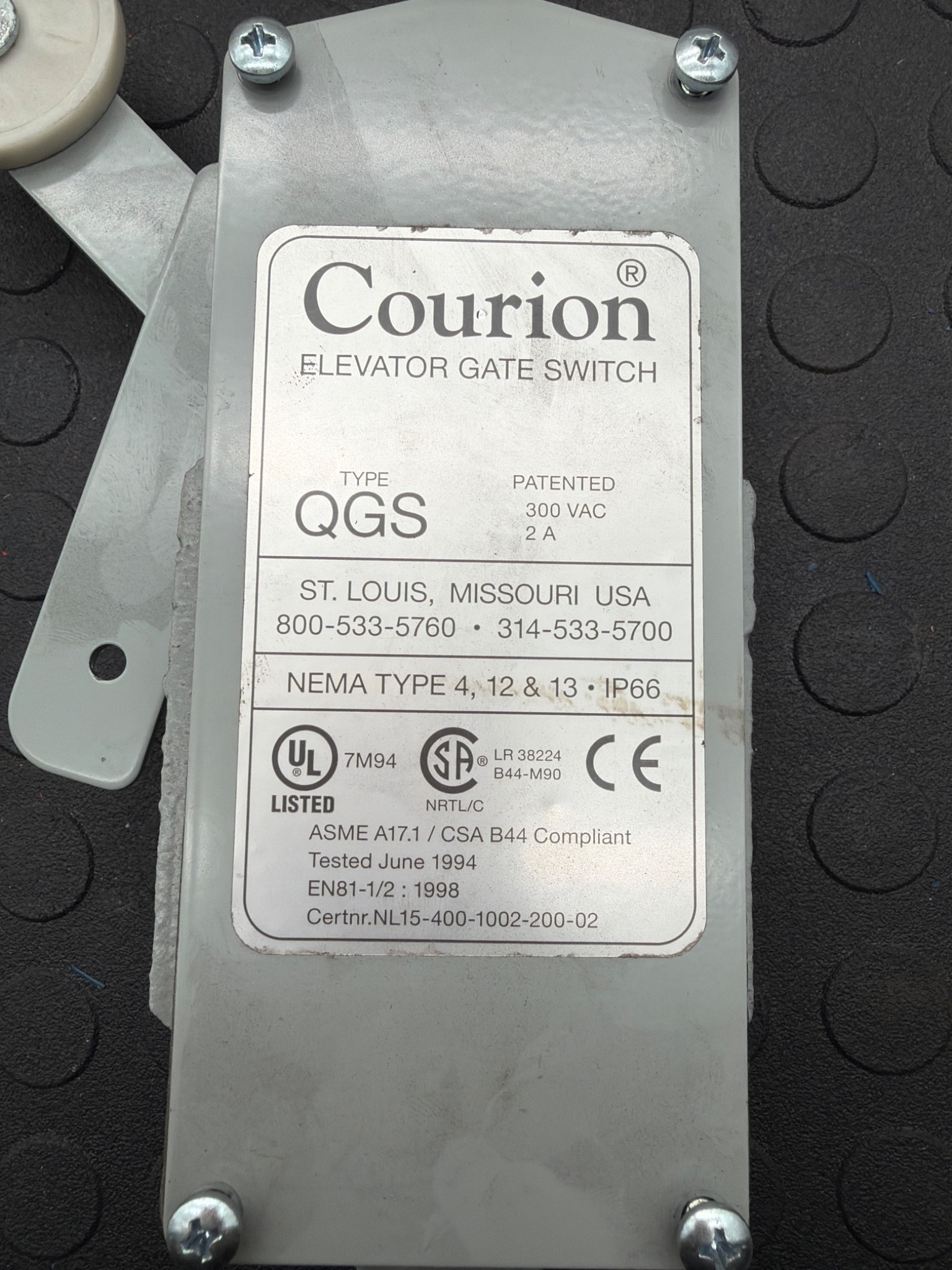 COURION QGS Elevator Gate Switch USED 0
