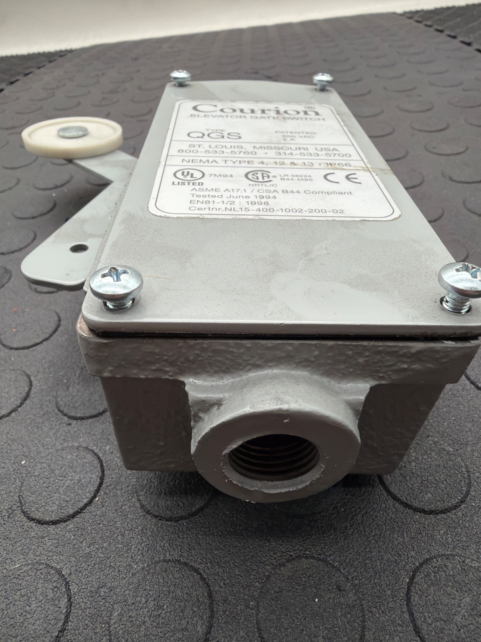 COURION QGS Elevator Gate Switch USED 1