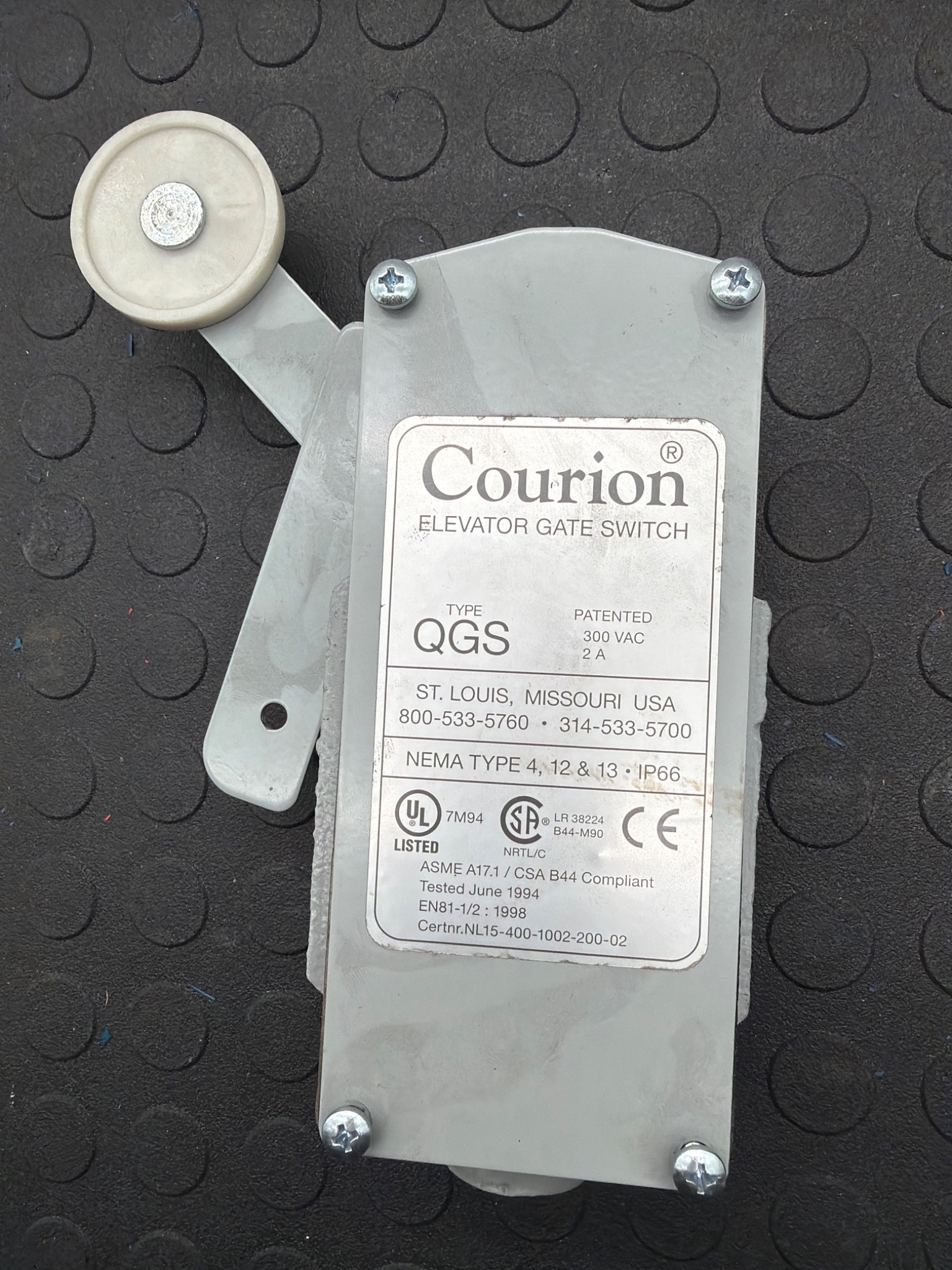 COURION QGS Elevator Gate Switch USED 3