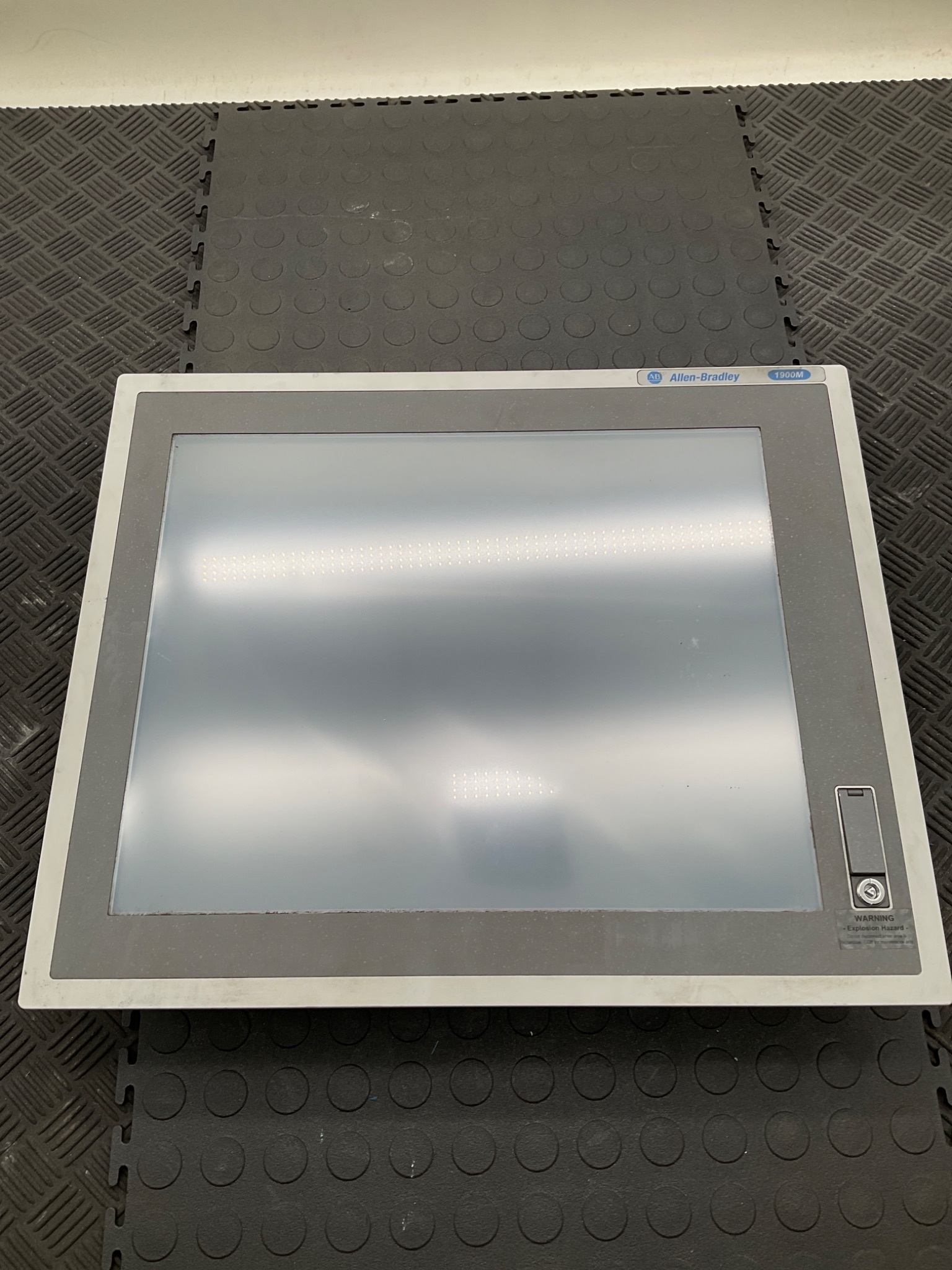 ALLEN BRADLEY 6186M‑19PT PanelView 1900M HMI USED 0