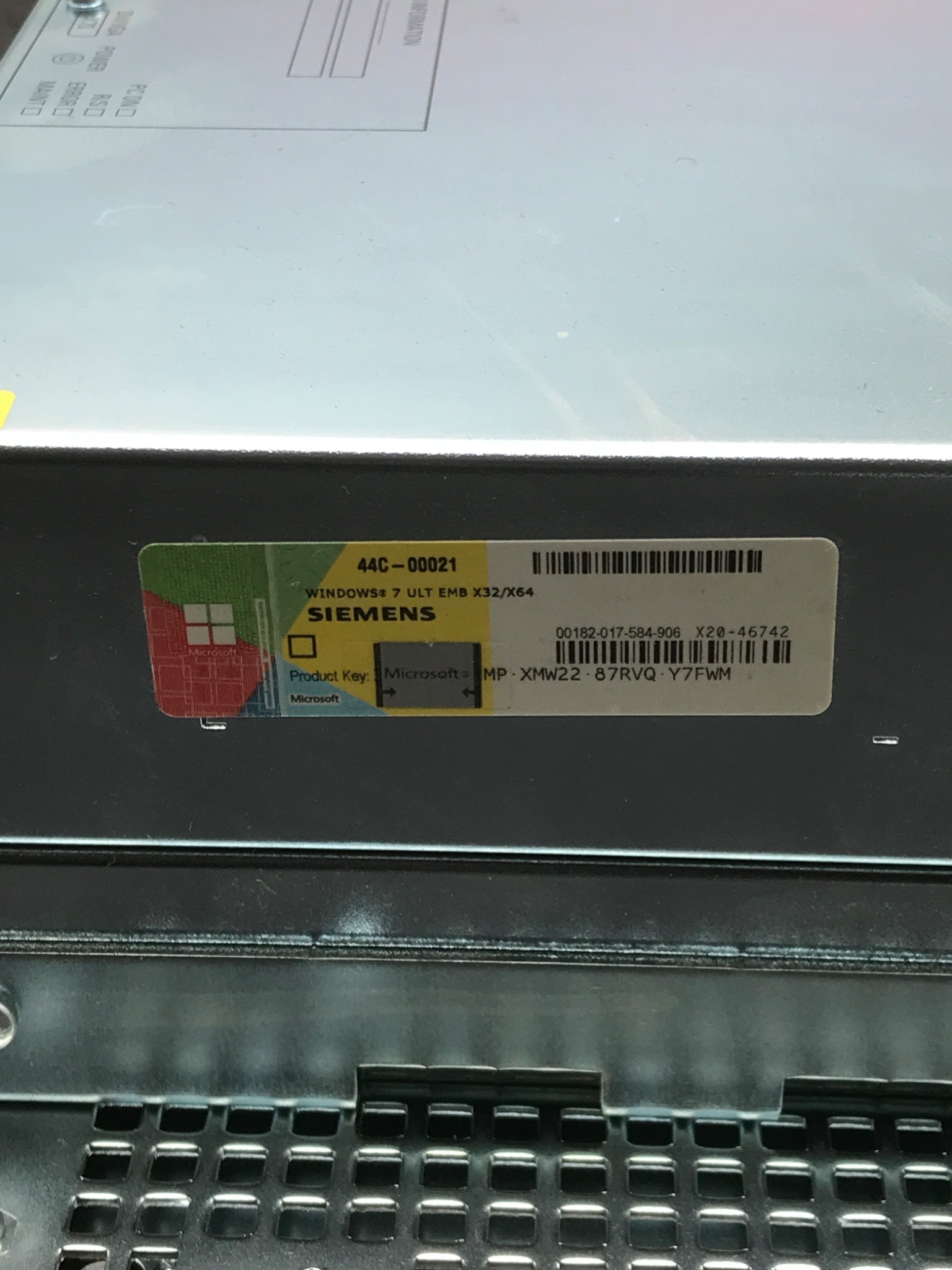 SIEMENS 6AV7260-2GM41-0BX6 SIMATIC IPC677D 22" Touch Panel USED 4