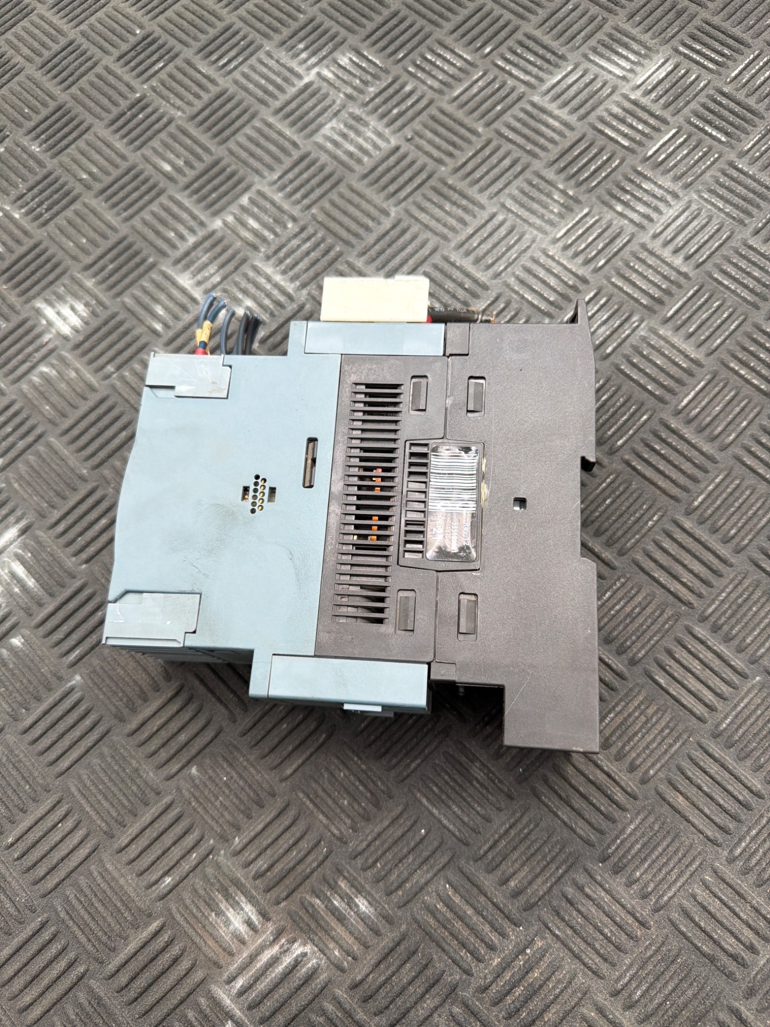 SIEMENS 3RW4038-1BB04 24V, 3P Soft Starter w/ Bypass USED 1