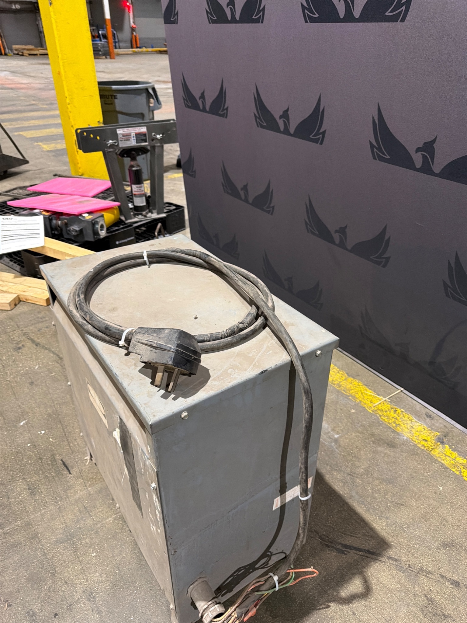SQUARE D 45T3H 45 KVA 3‑Phase Insulated Transformer 480V - 208Y/120V USED 2