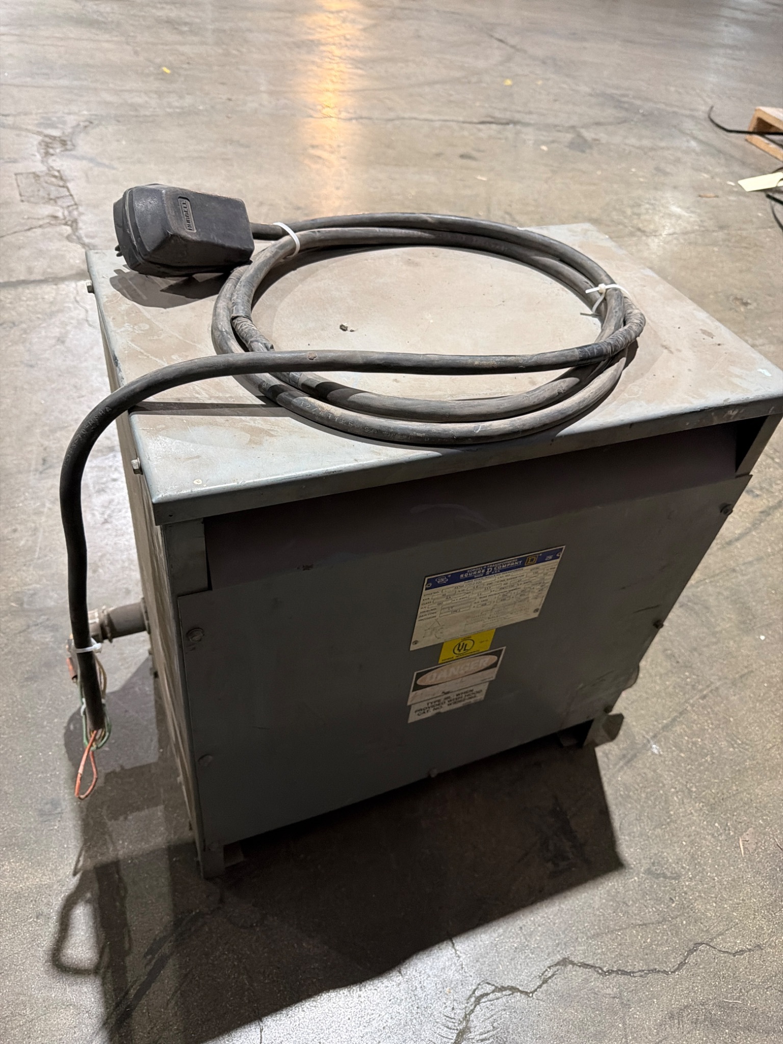 SQUARE D 45T3H 45 KVA 3‑Phase Insulated Transformer 480V - 208Y/120V USED 4