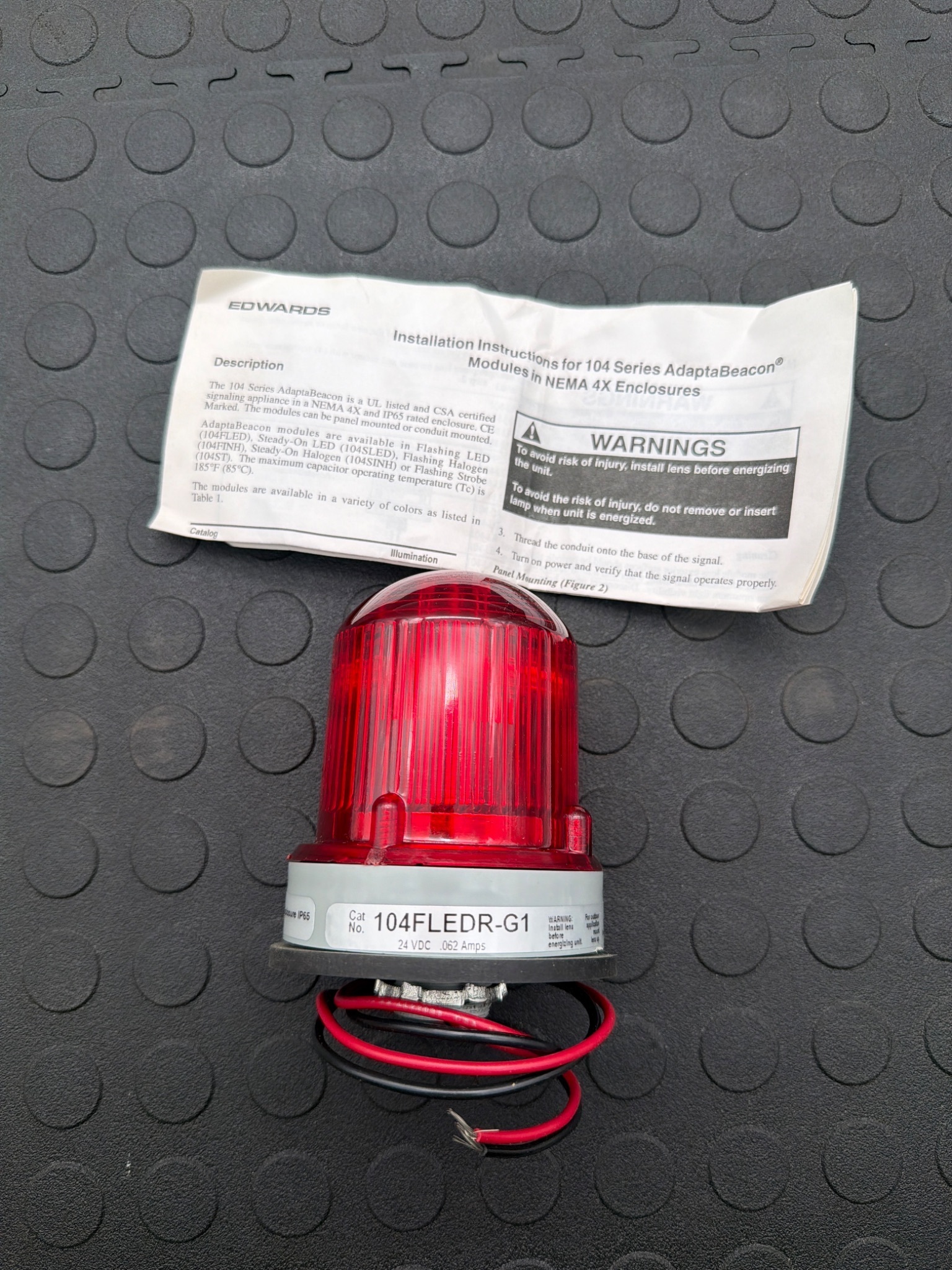 EDWARDS 104FLEDR‑G1 AdaptaBeacon 24VDC Flashing LED Red Light NEW 1
