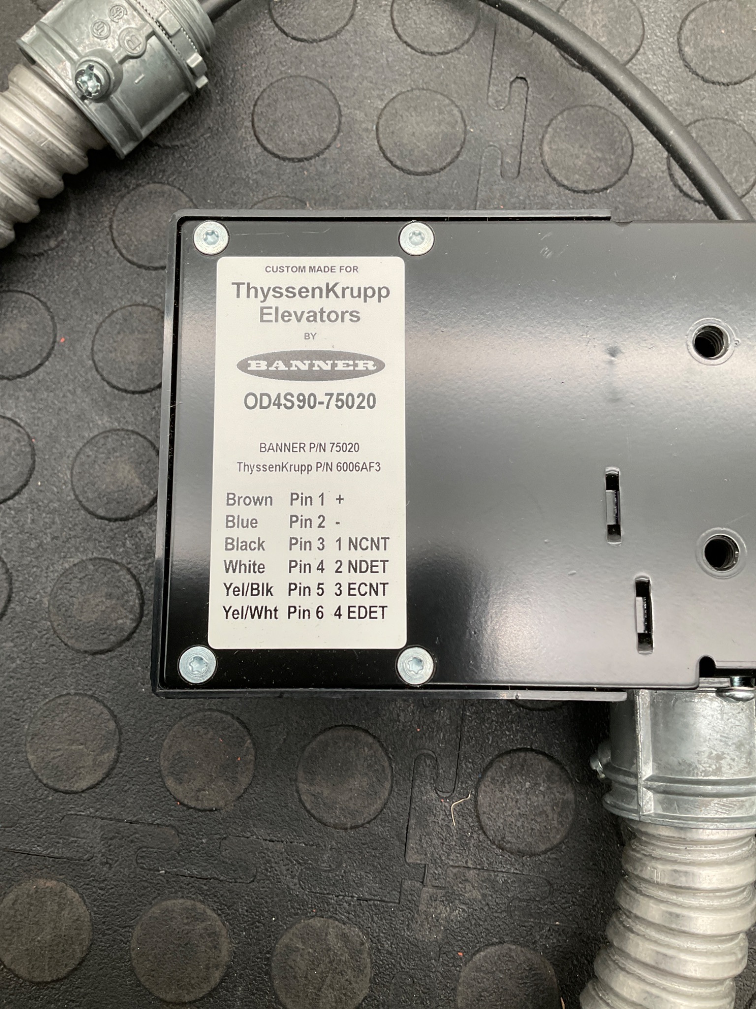 BANNER OD4S90‑75020 Custom Sensor Assembly USED 1