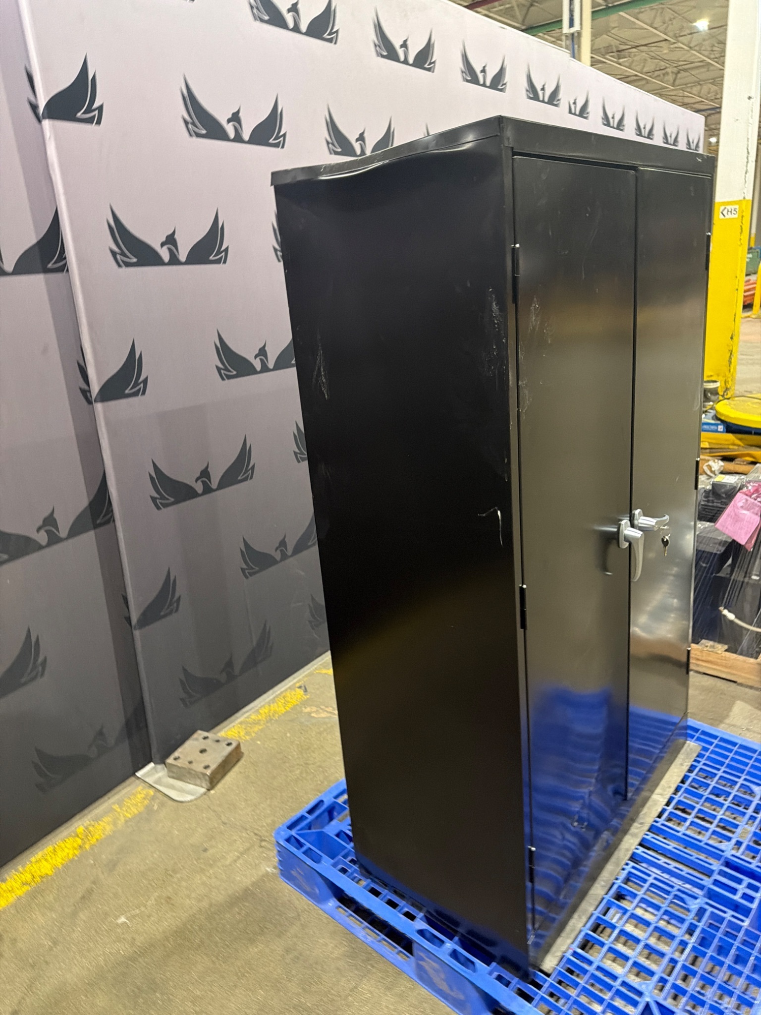 TENNSCO Black 5-Shelf Storage Cabinet w/ keys USED 1