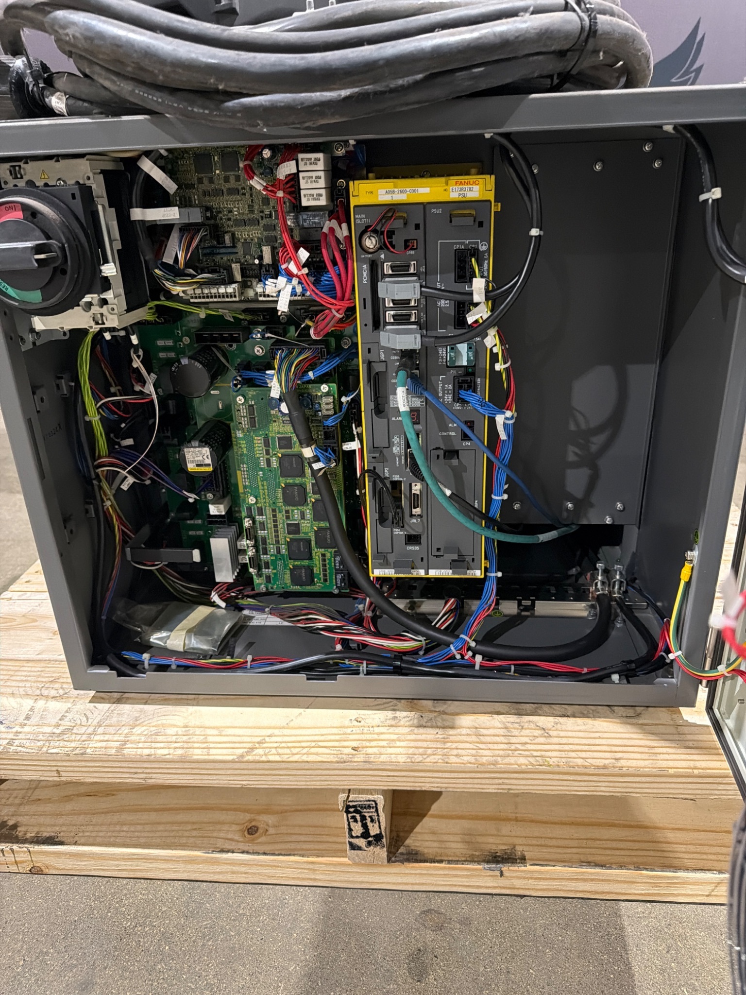 FANUC M‑10iA/12 Complete w/ R‑30iB Controller USED 3