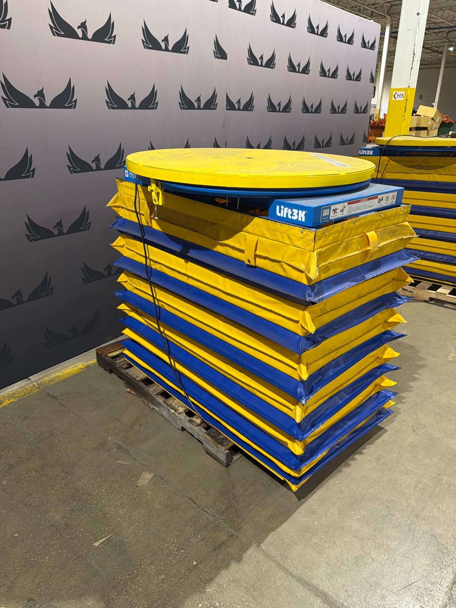 BISHAMON OPTIMUS L3K‑TT 3000lbs Pallet Positioner USED 2