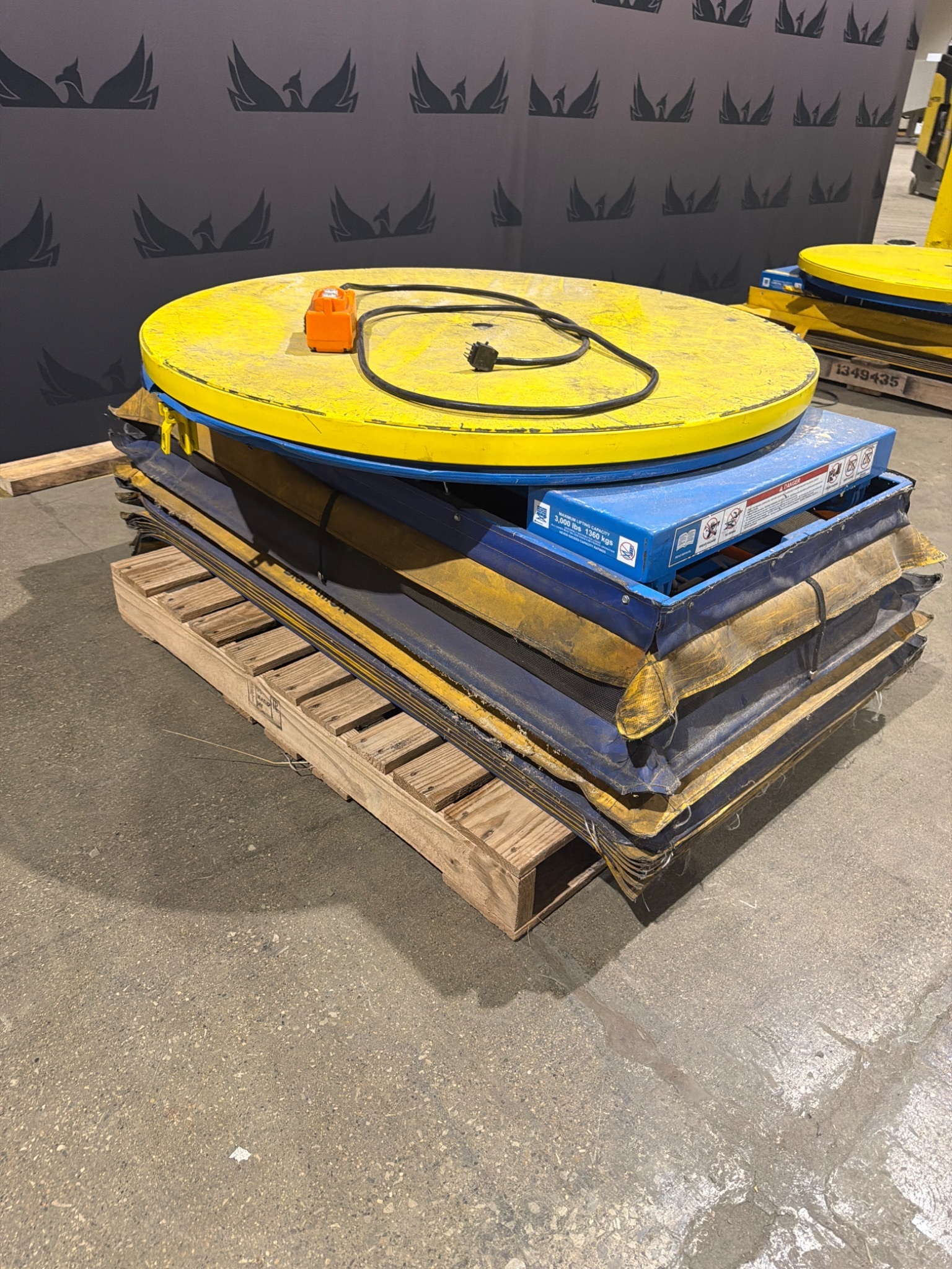 BISHAMON OPTIMUS L3K‑TT 3000lbs Pallet Positioner USED 1