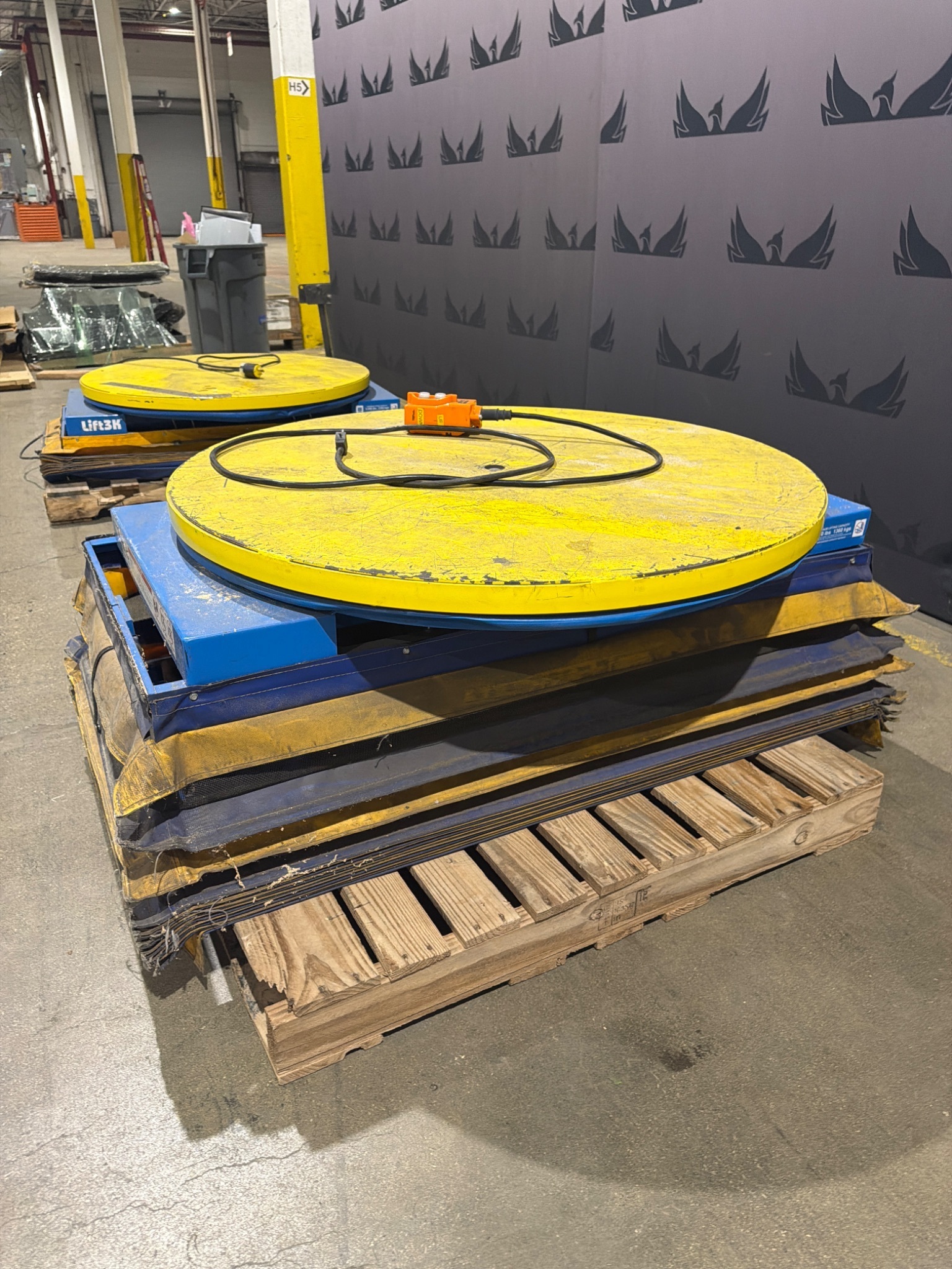BISHAMON OPTIMUS L3K‑TT 3000lbs Pallet Positioner USED 2