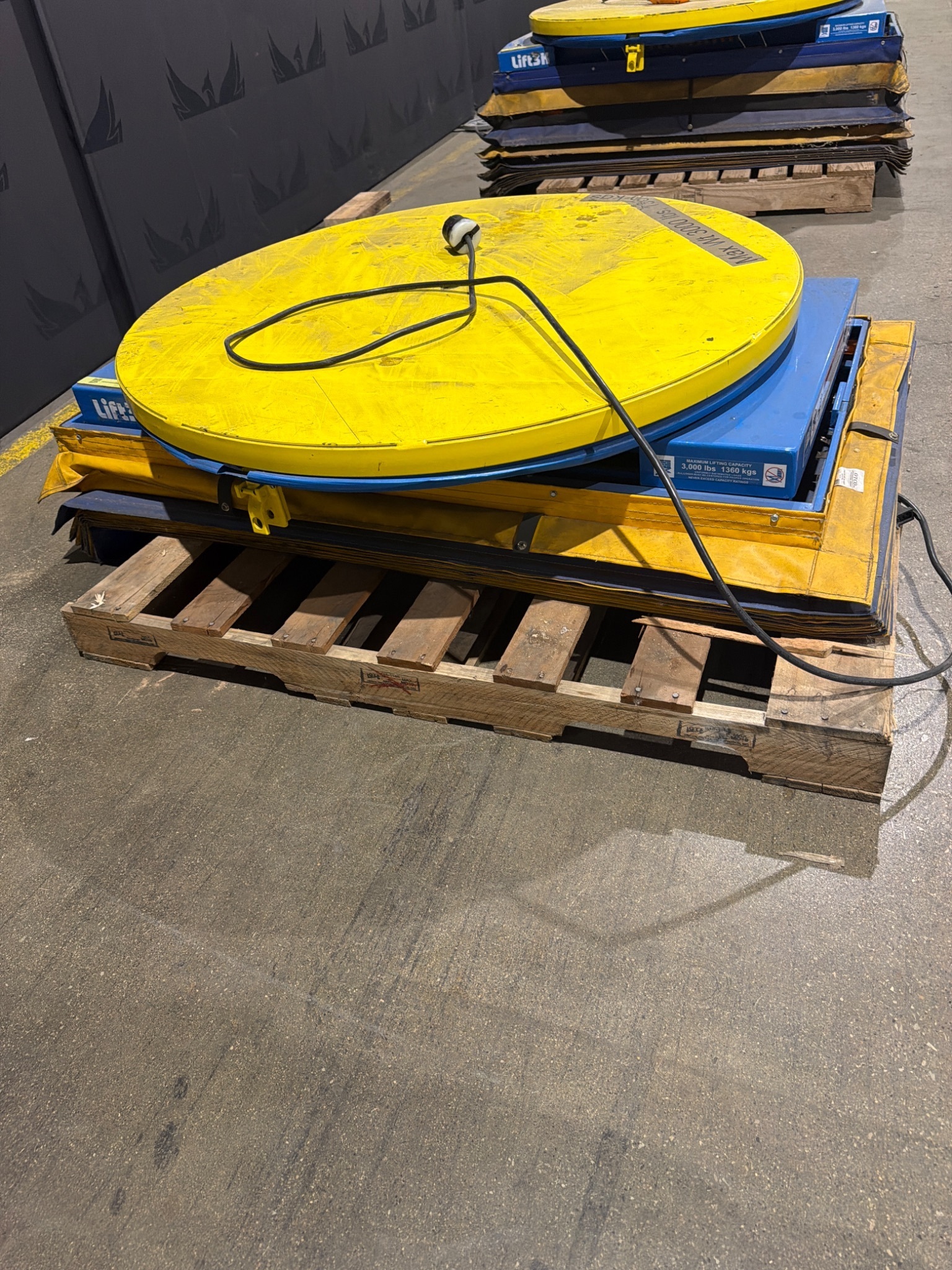 BISHAMON OPTIMUS L3K‑TT 3000lbs Pallet Positioner USED 1
