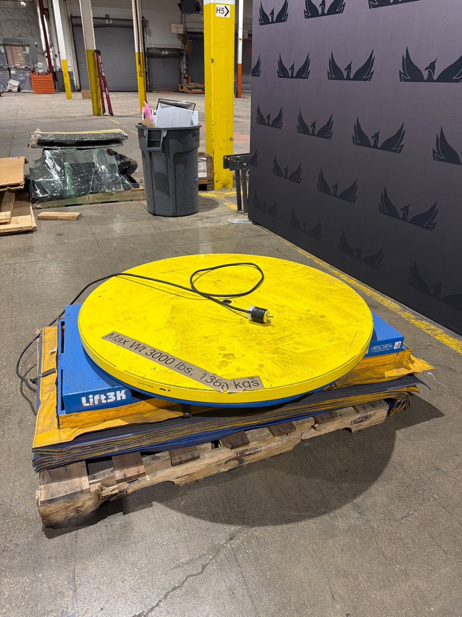 BISHAMON OPTIMUS L3K‑TT 3000lbs Pallet Positioner USED 2