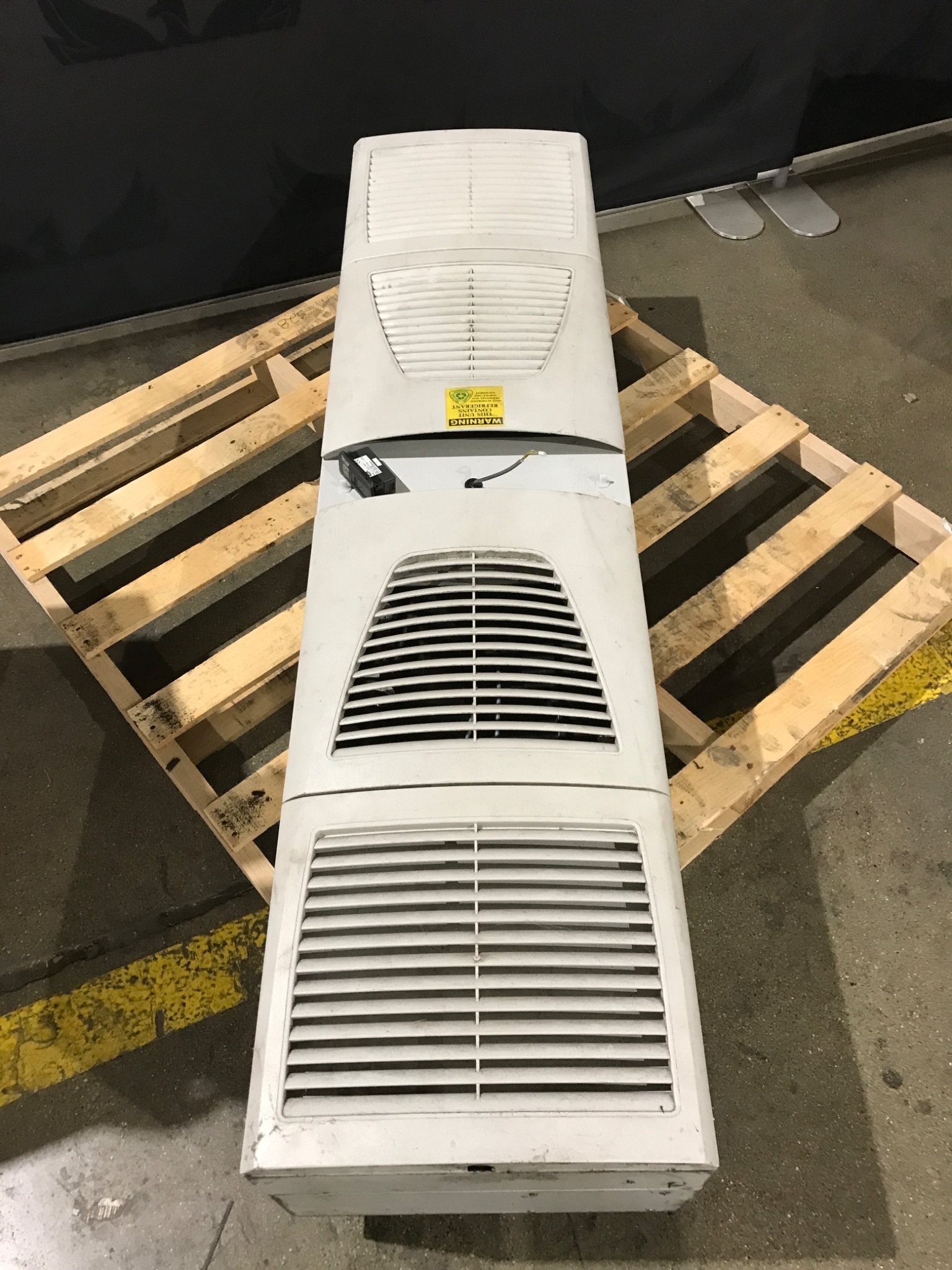 RITTAL SK3329540 TopTherm Enclosure Cooling Unit USED 0