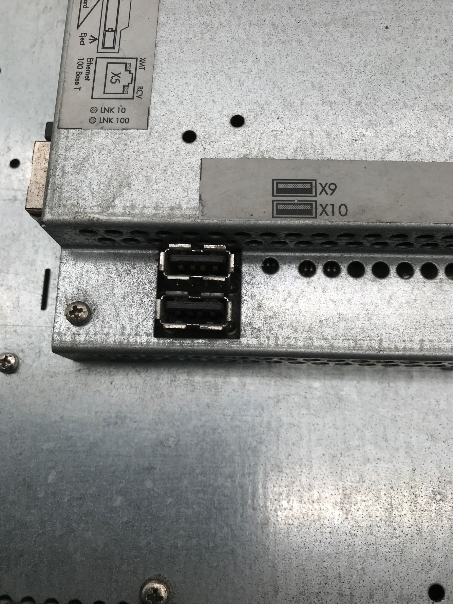 SUETRON TP104XIT‑10/3101C240 HMI Operator Panel USED 4