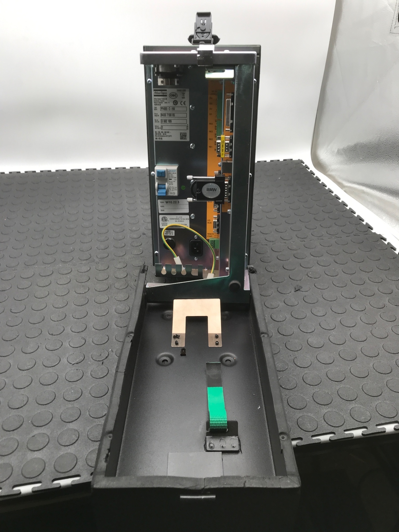 ATLAS COPCO PF4000‑C‑HW Power Focus Nutrunner Controller 320W 180‑240VAC USED 0