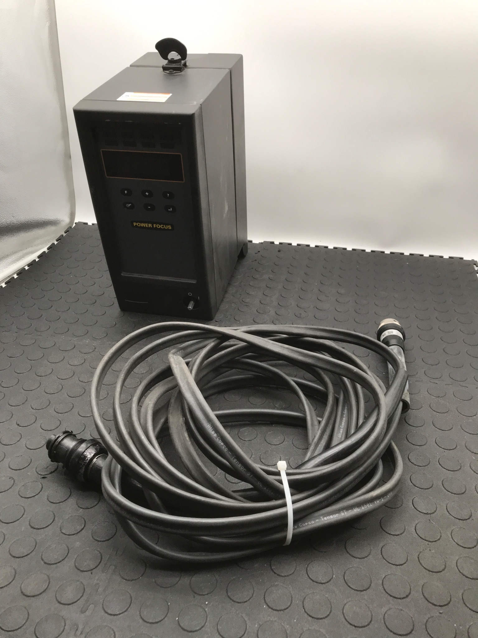ATLAS COPCO PF4000‑C‑HW Power Focus Nutrunner Controller 320W 180‑240VAC USED 6