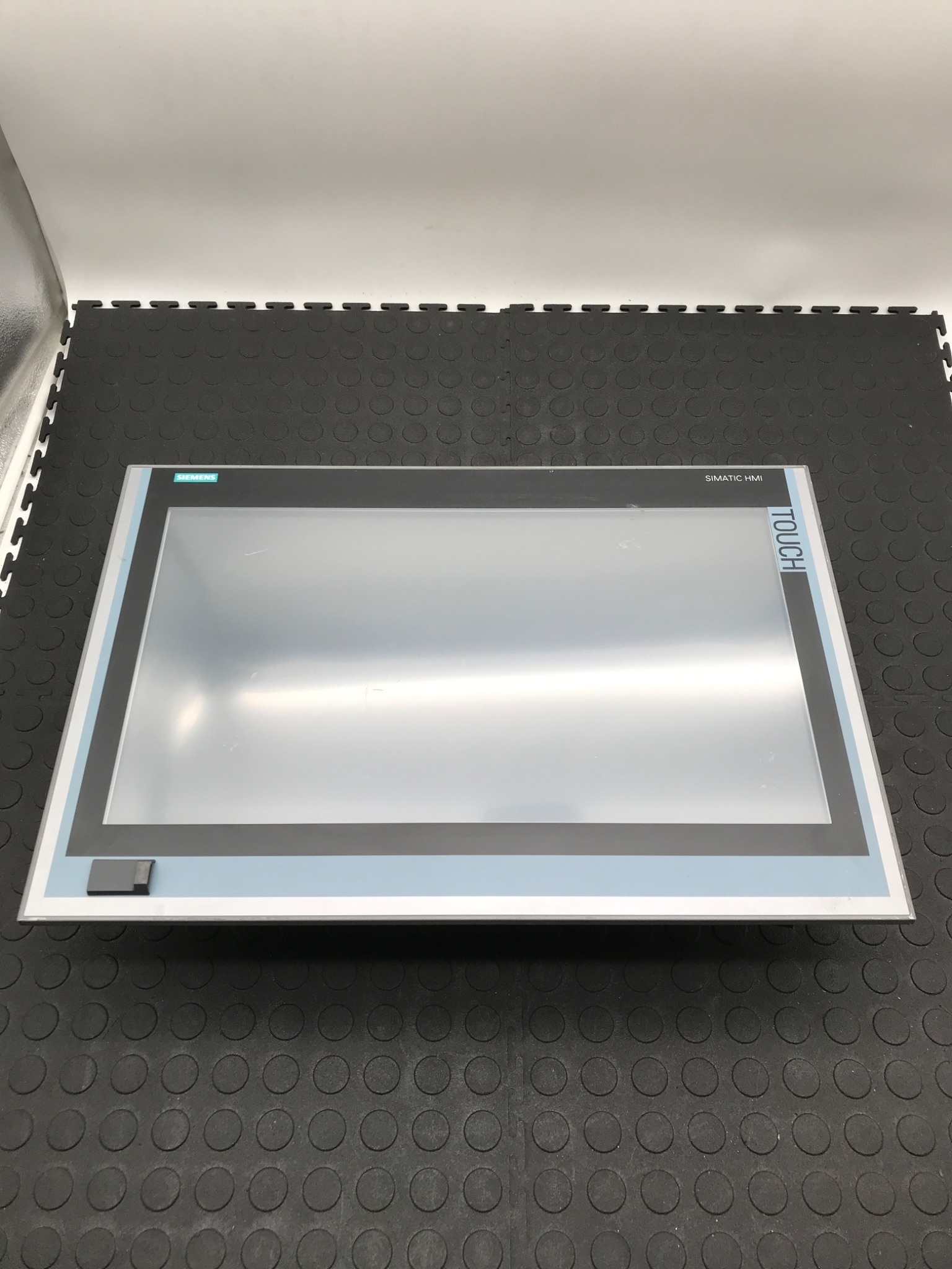 SIEMENS 6AV7260‑2GM41‑0BX6 SIMATIC IPC677D 22" Touch Panel USED 0