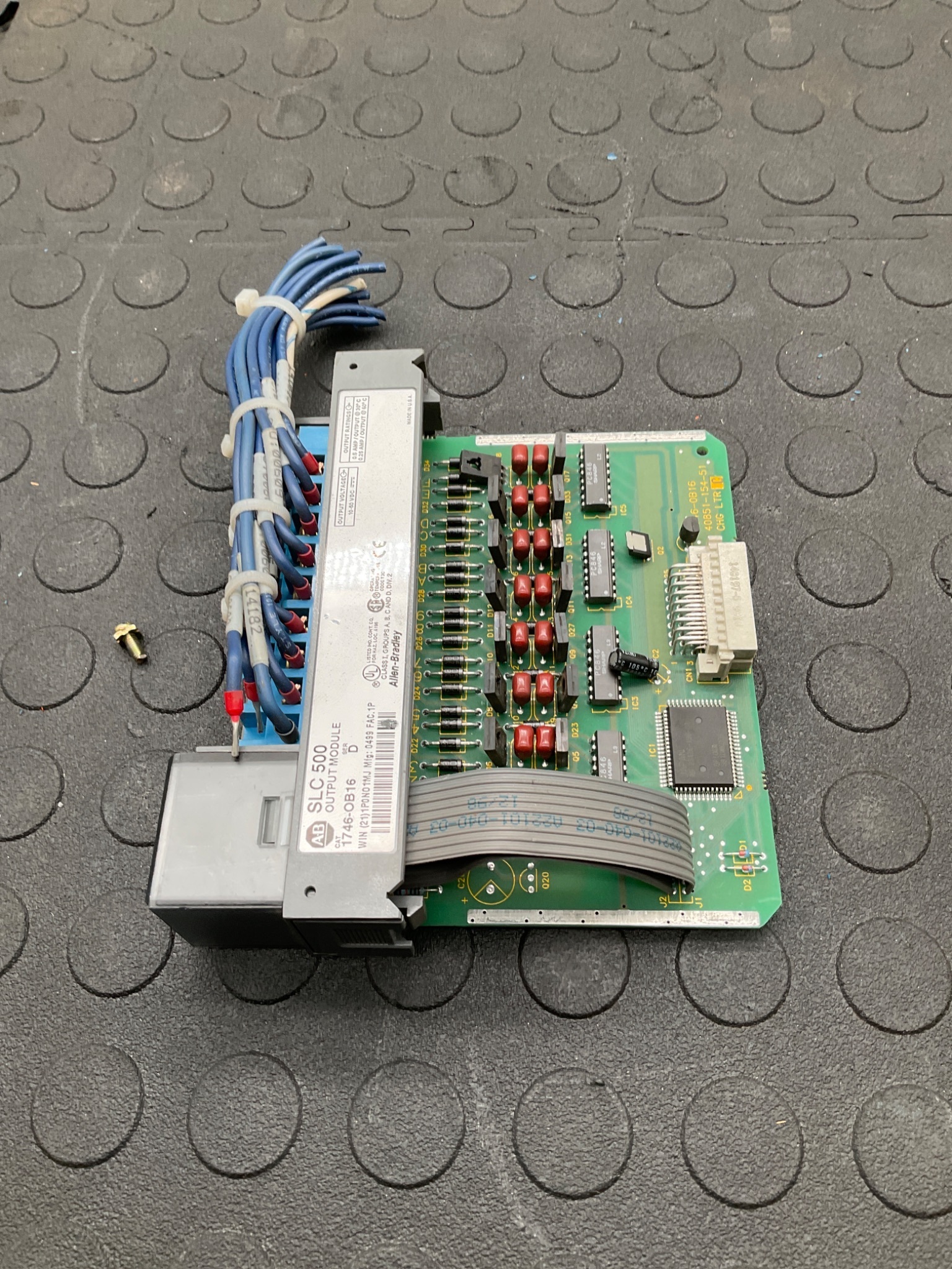 ALLEN BRADLEY 1746‑OB16 SLC 500 16‑Point DC Output Module USED 1