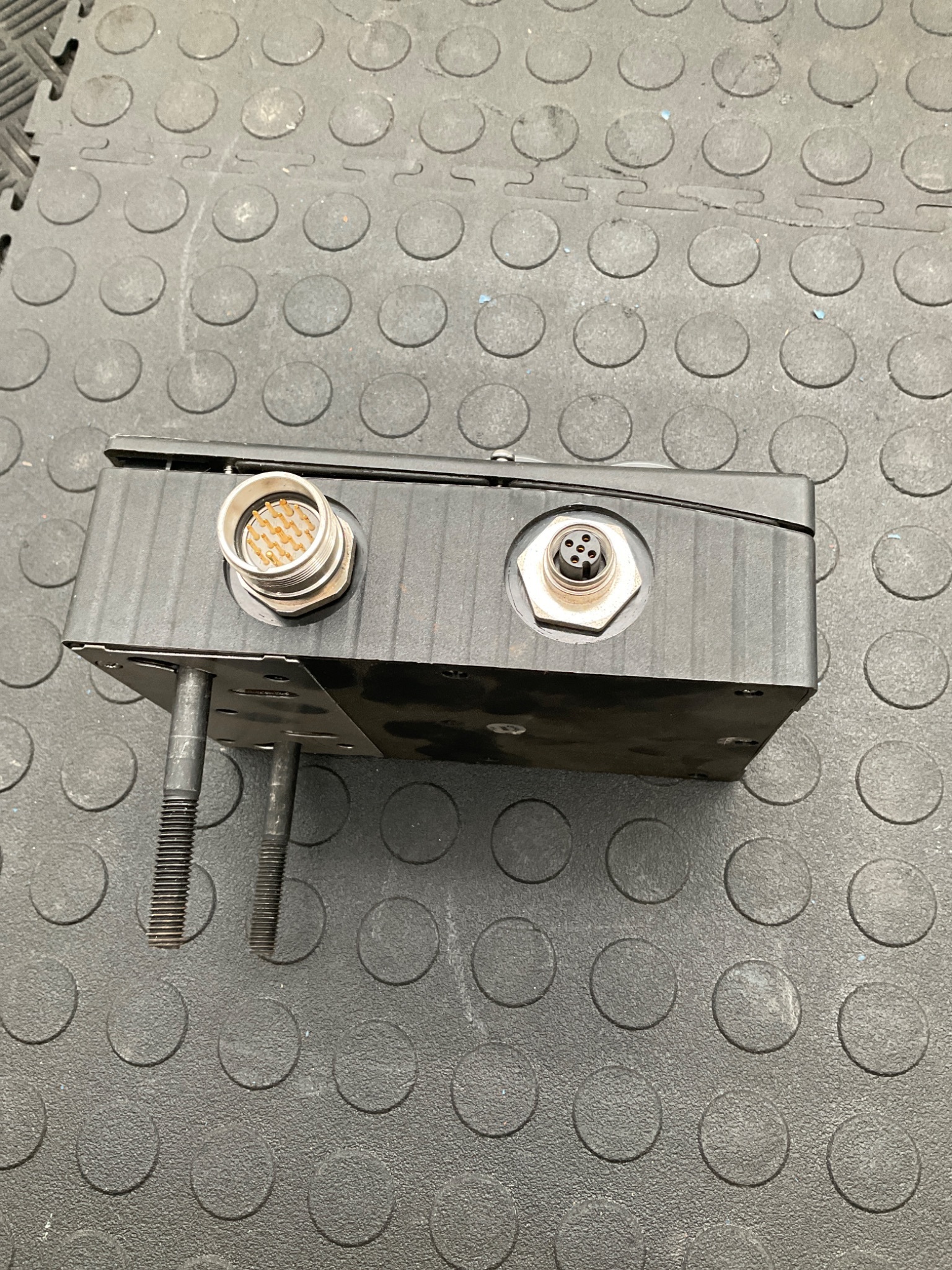 EUCHNER MGB‑L1‑APA‑AA6A1‑S5‑L‑114237 Safety Switch Unicode USED 1