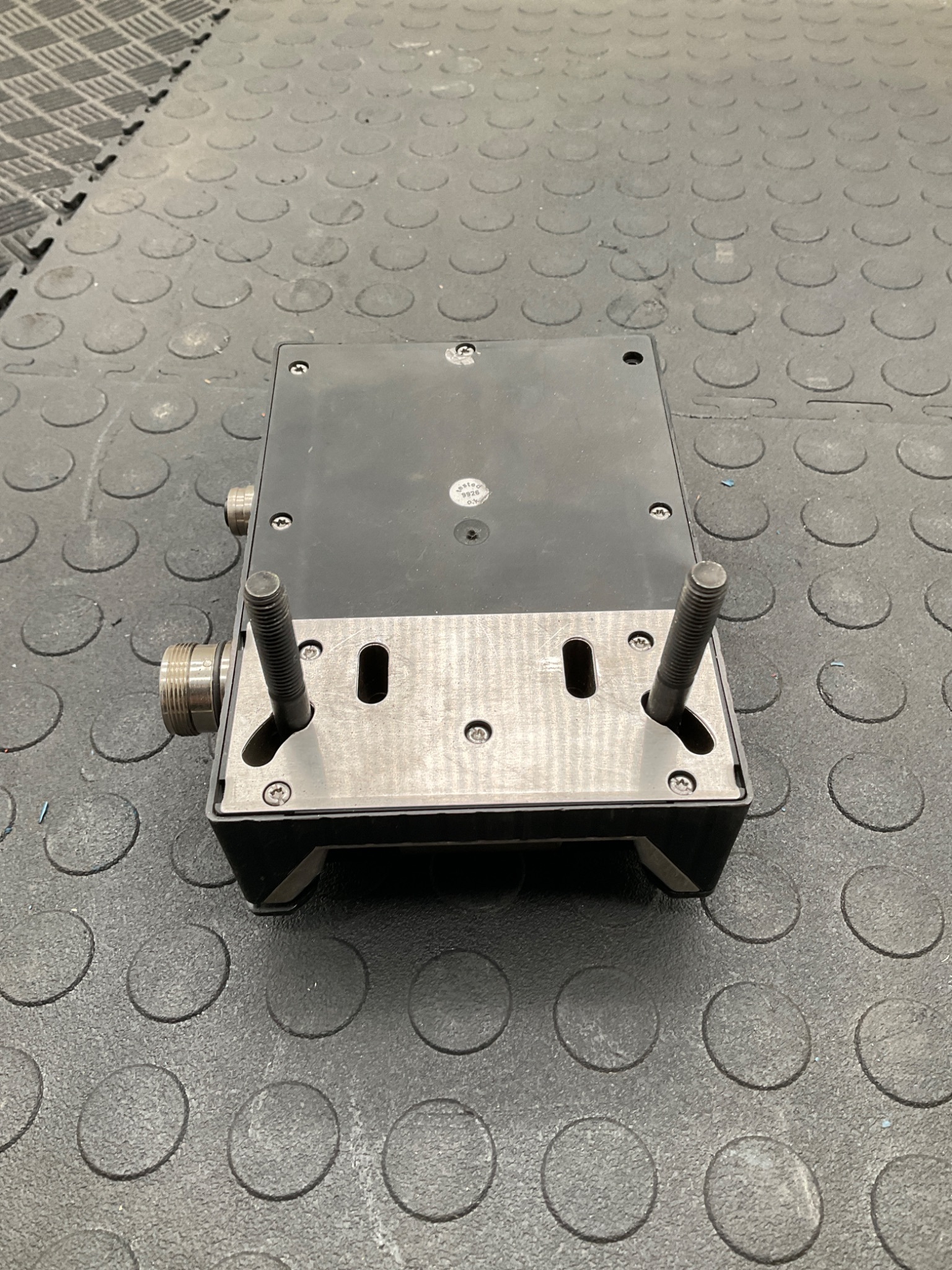 EUCHNER MGB‑L1‑APA‑AA6A1‑S5‑L‑114237 Safety Switch Unicode USED 2