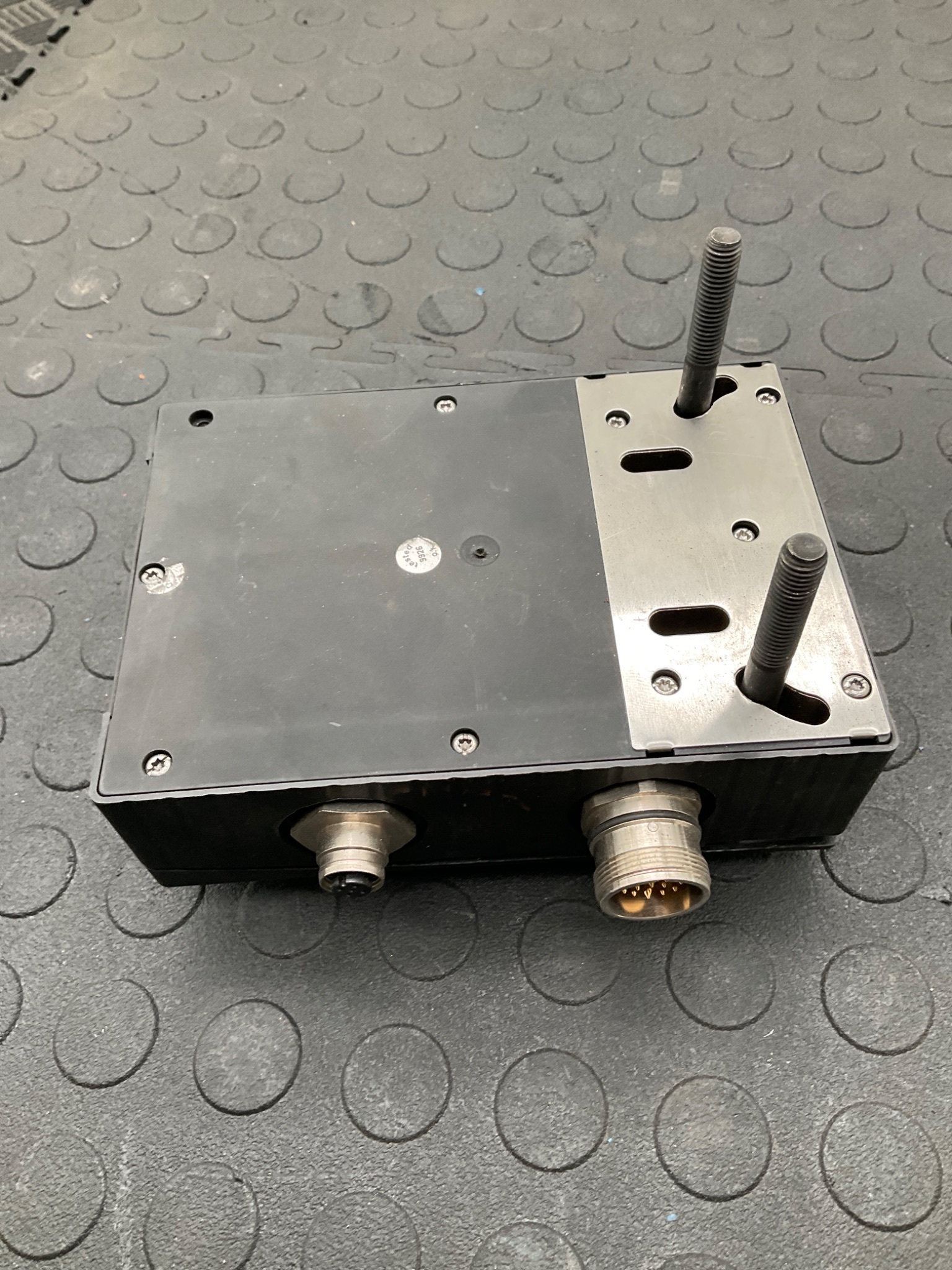EUCHNER MGB‑L1‑APA‑AA6A1‑S5‑L‑114237 Safety Switch Unicode USED 3
