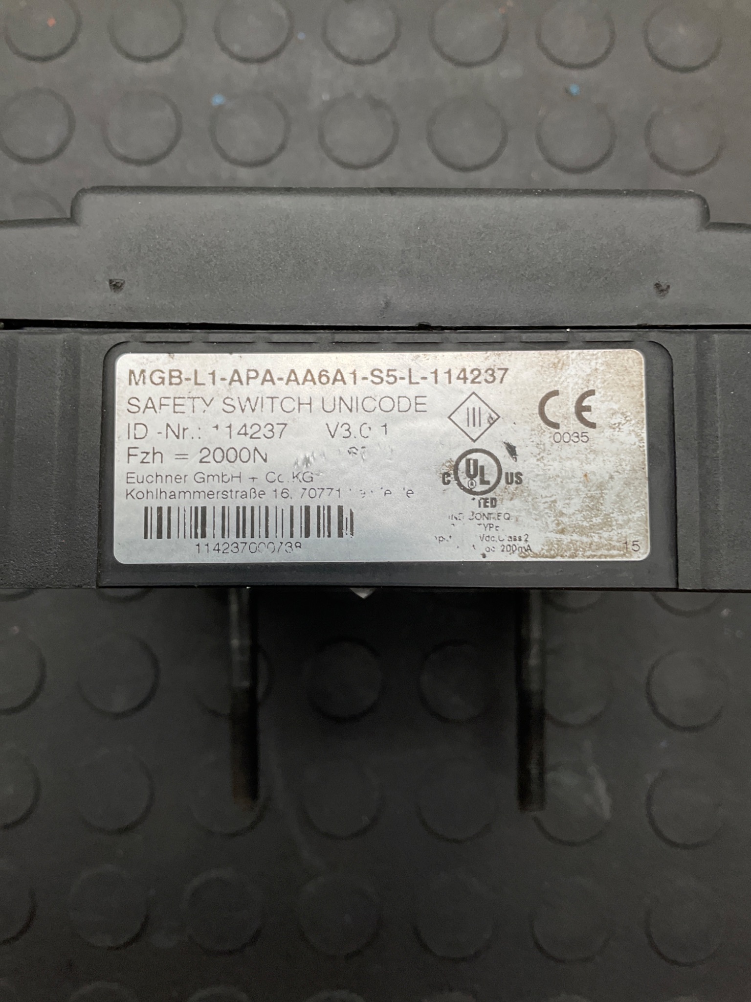 EUCHNER MGB‑L1‑APA‑AA6A1‑S5‑L‑114237 Safety Switch Unicode USED 4