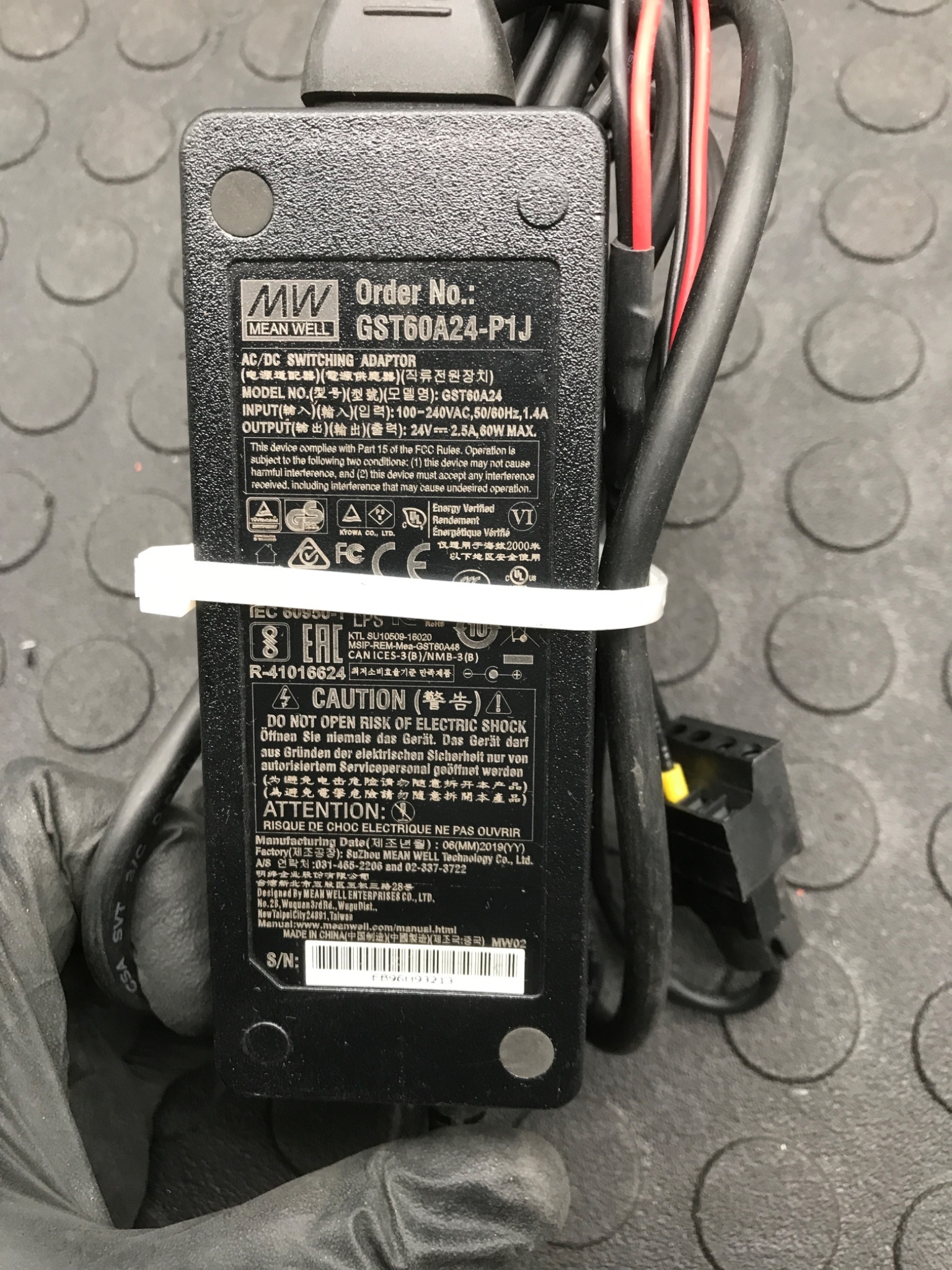 MEAN WELL GST60A24‑P1J AC/DC Switching Adapter USED 0