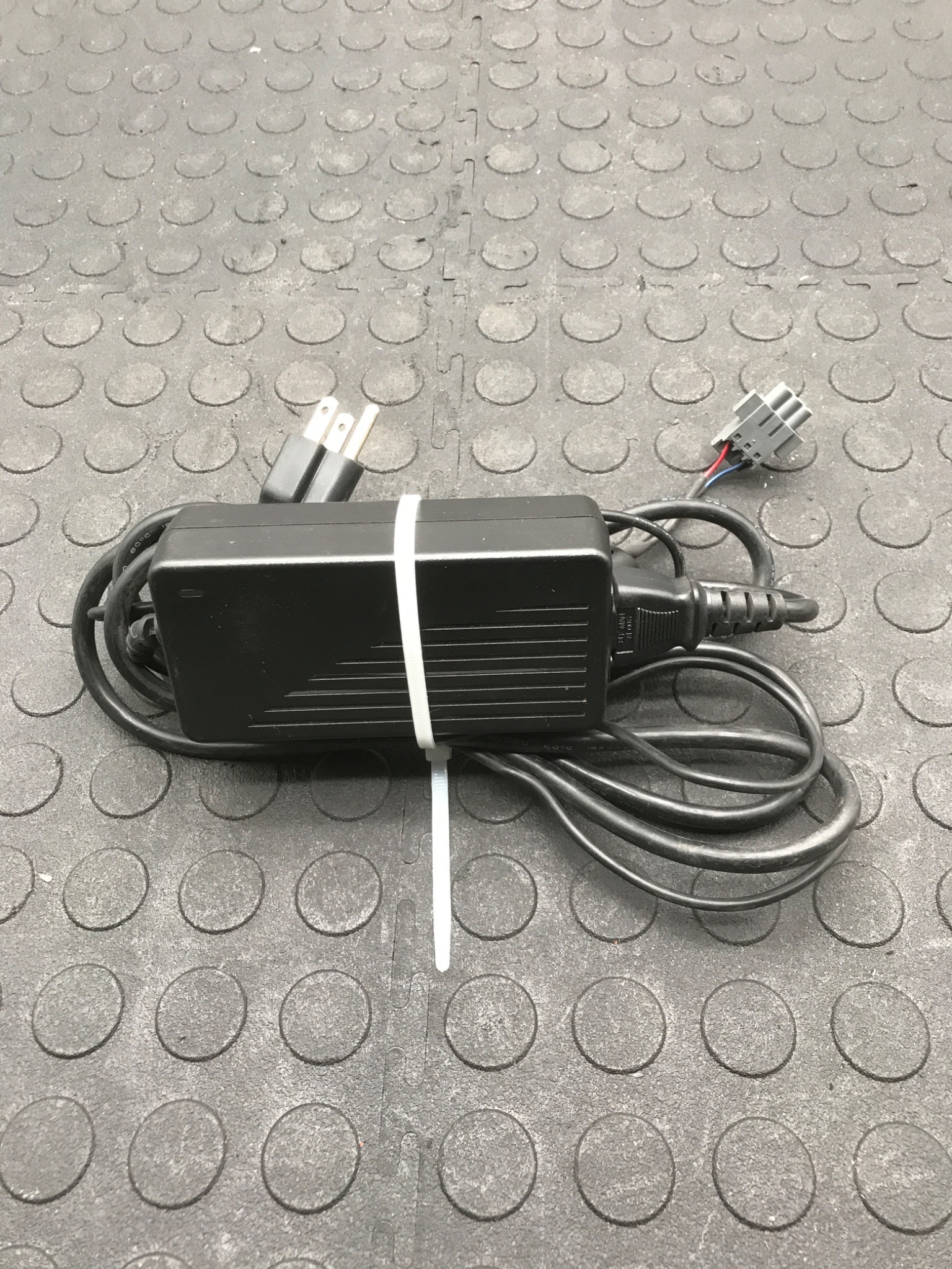 JAMECO EA1050B‑240 ReliaPro 24V 2.5A AC Adapter Power Supply USED 1