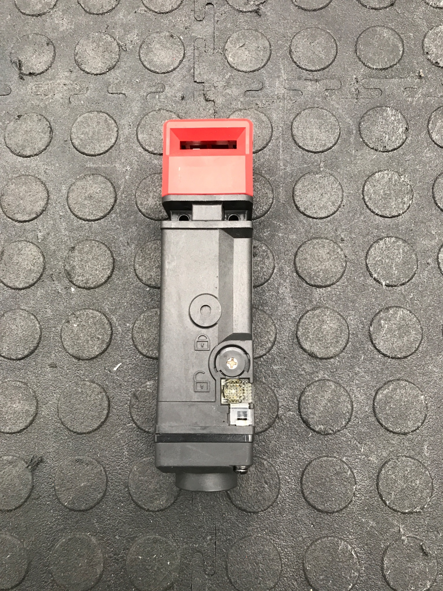 OMRON D4SL‑N4EFA‑DN Guard Lock Safety Switch USED 0
