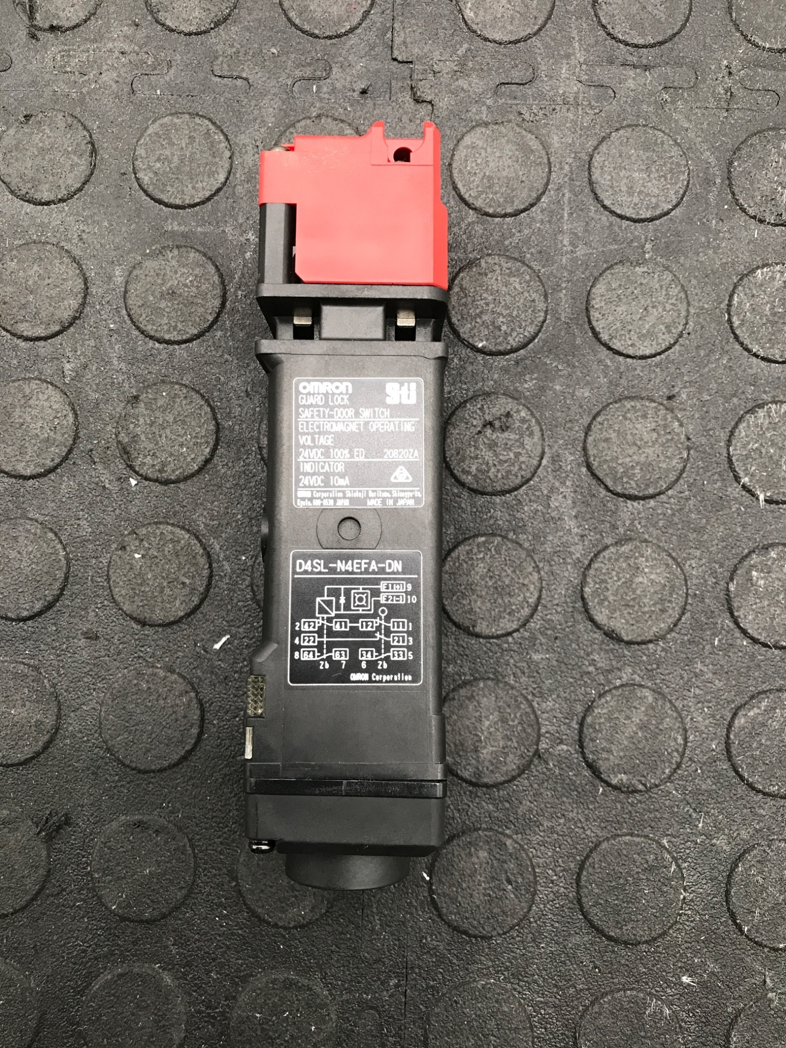 OMRON D4SL‑N4EFA‑DN Guard Lock Safety Switch USED 1