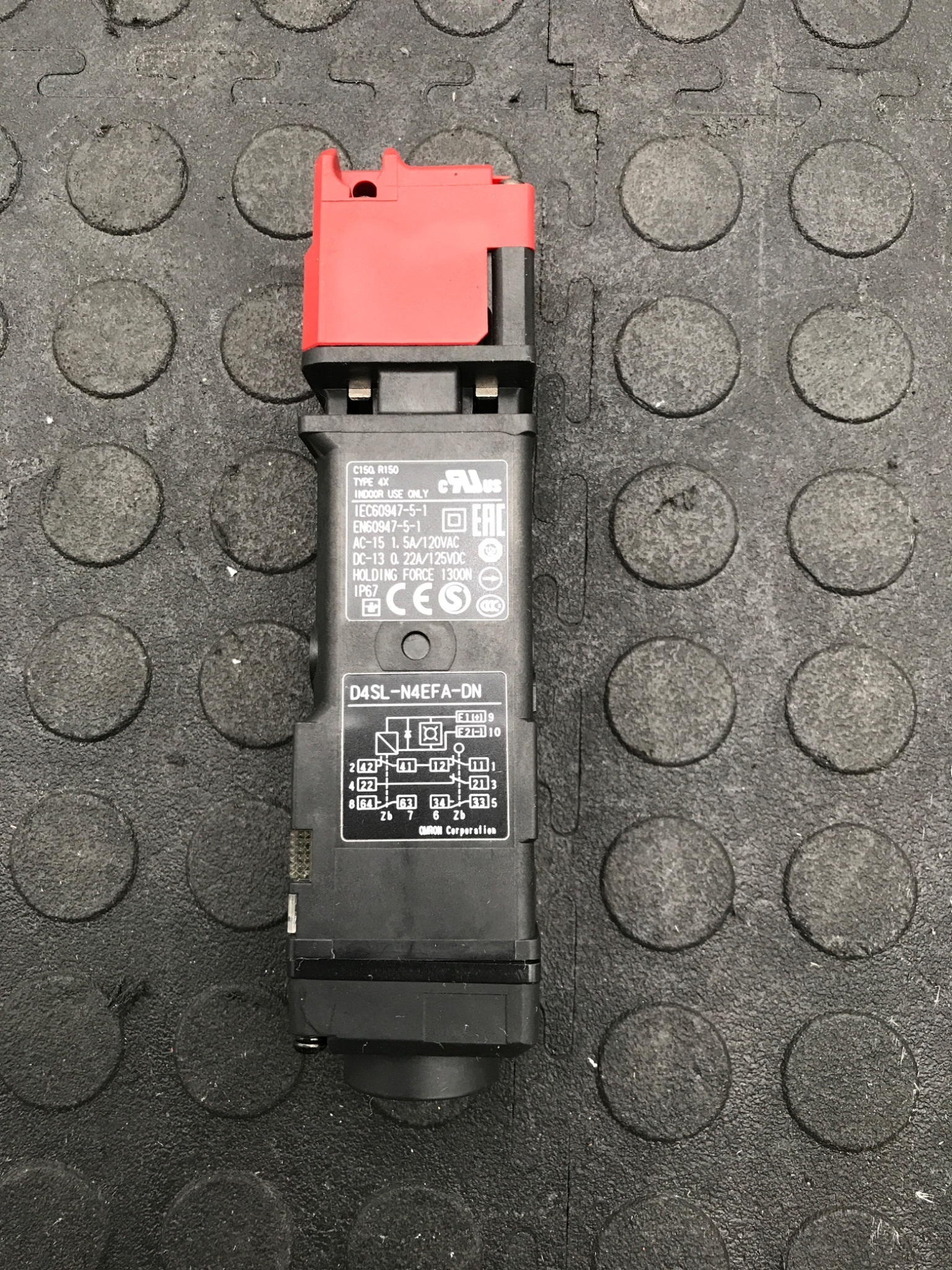 OMRON D4SL‑N4EFA‑DN Guard Lock Safety Switch USED 2