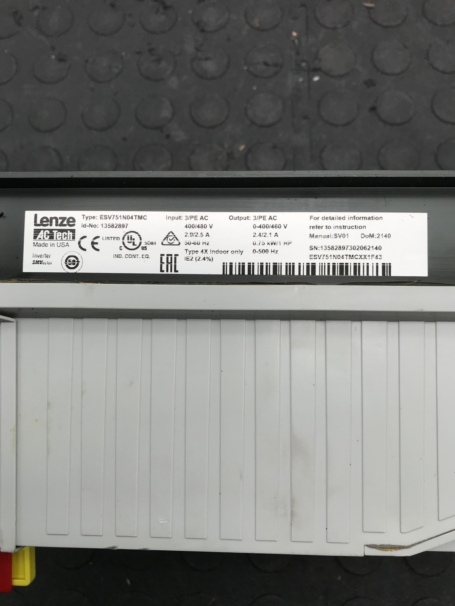 LENZE AC TECH ESV751N04TMC SMVector VFD Drive USED 2