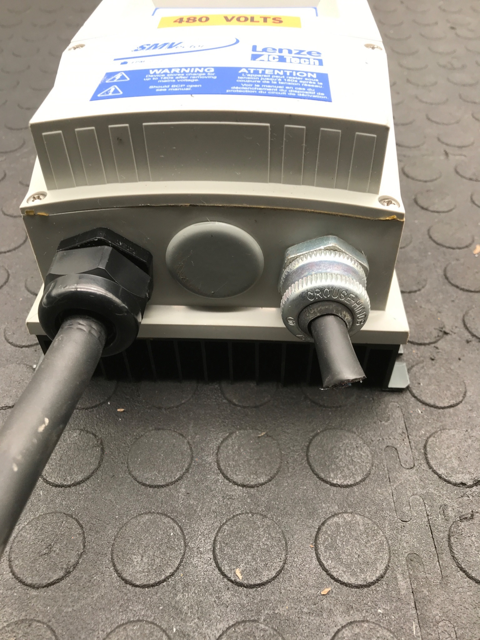 LENZE AC TECH ESV751N04TMC SMVector VFD Drive USED 4