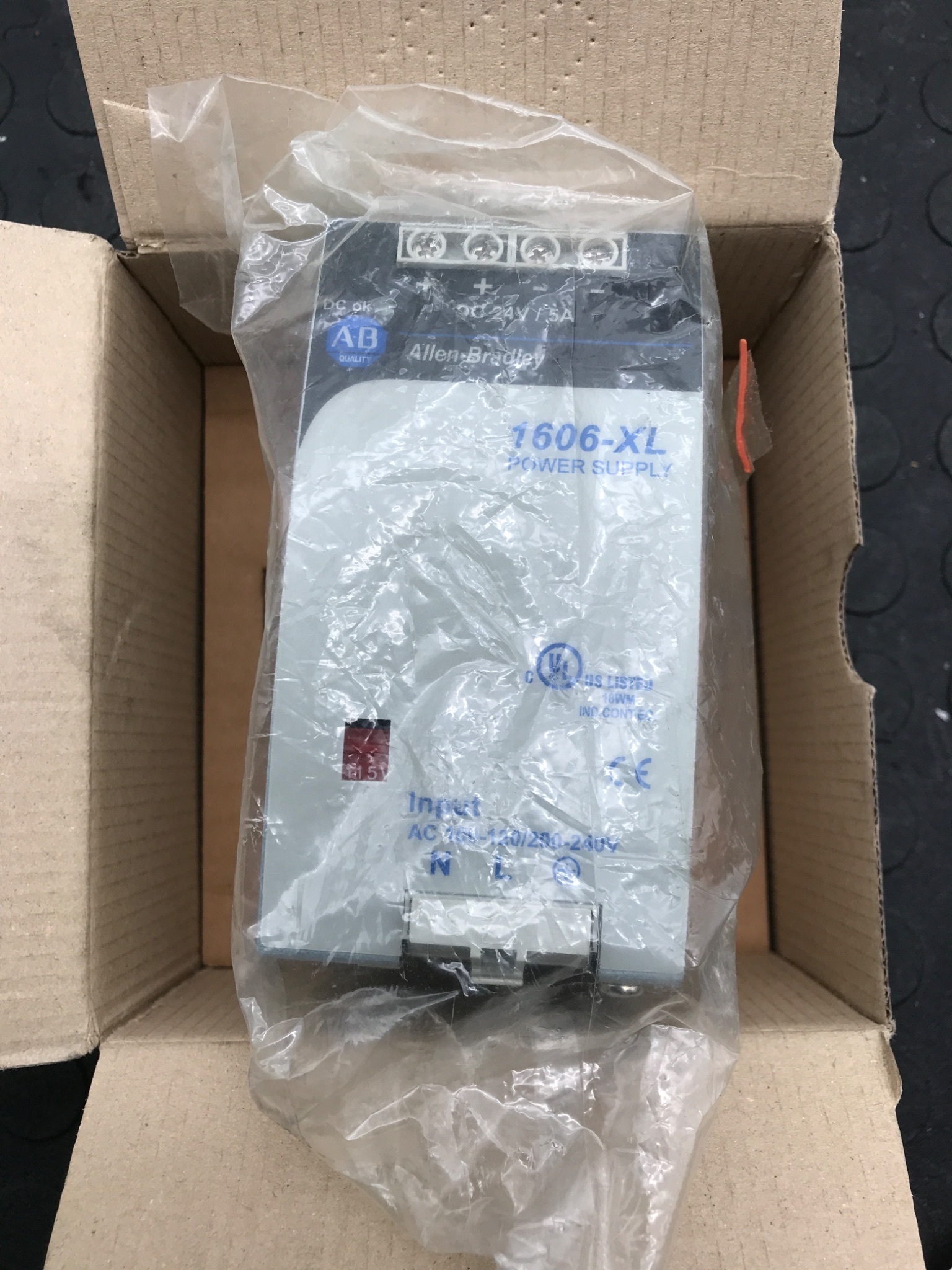 ALLEN BRADLEY 1606‑XL120D 24VDC Power Supply NEW 2