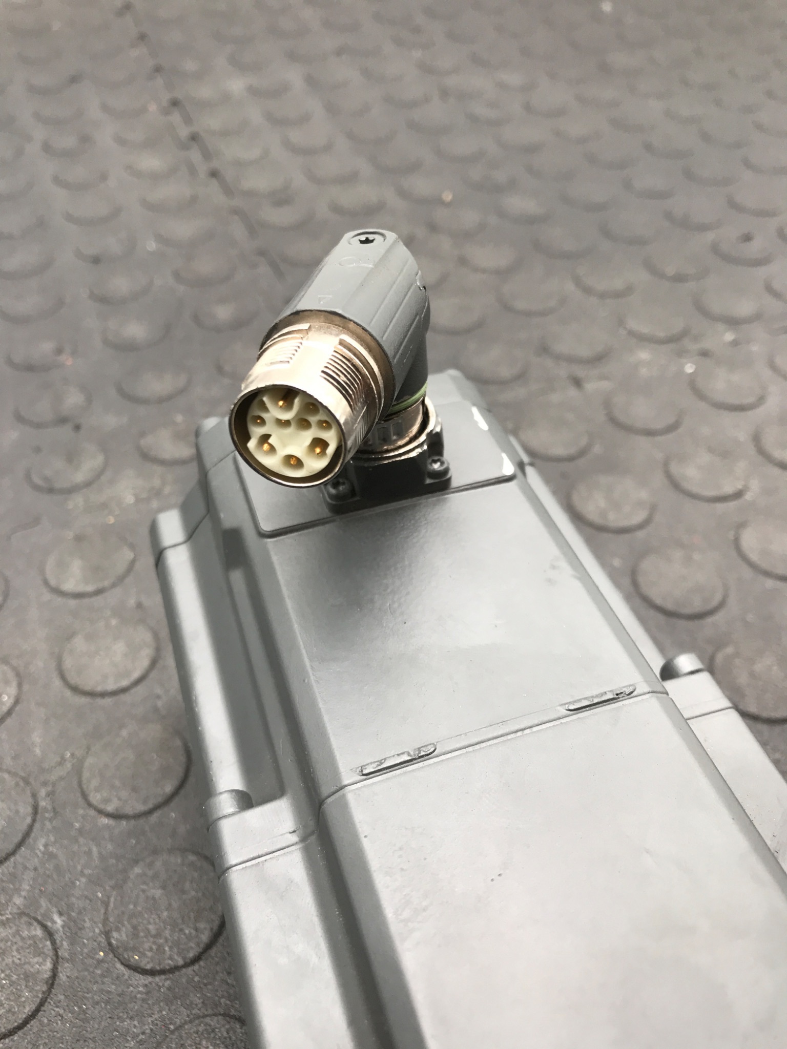 SIEMENS 1FK2204‑5AF1‑0SA0 Servo Motor USED 3