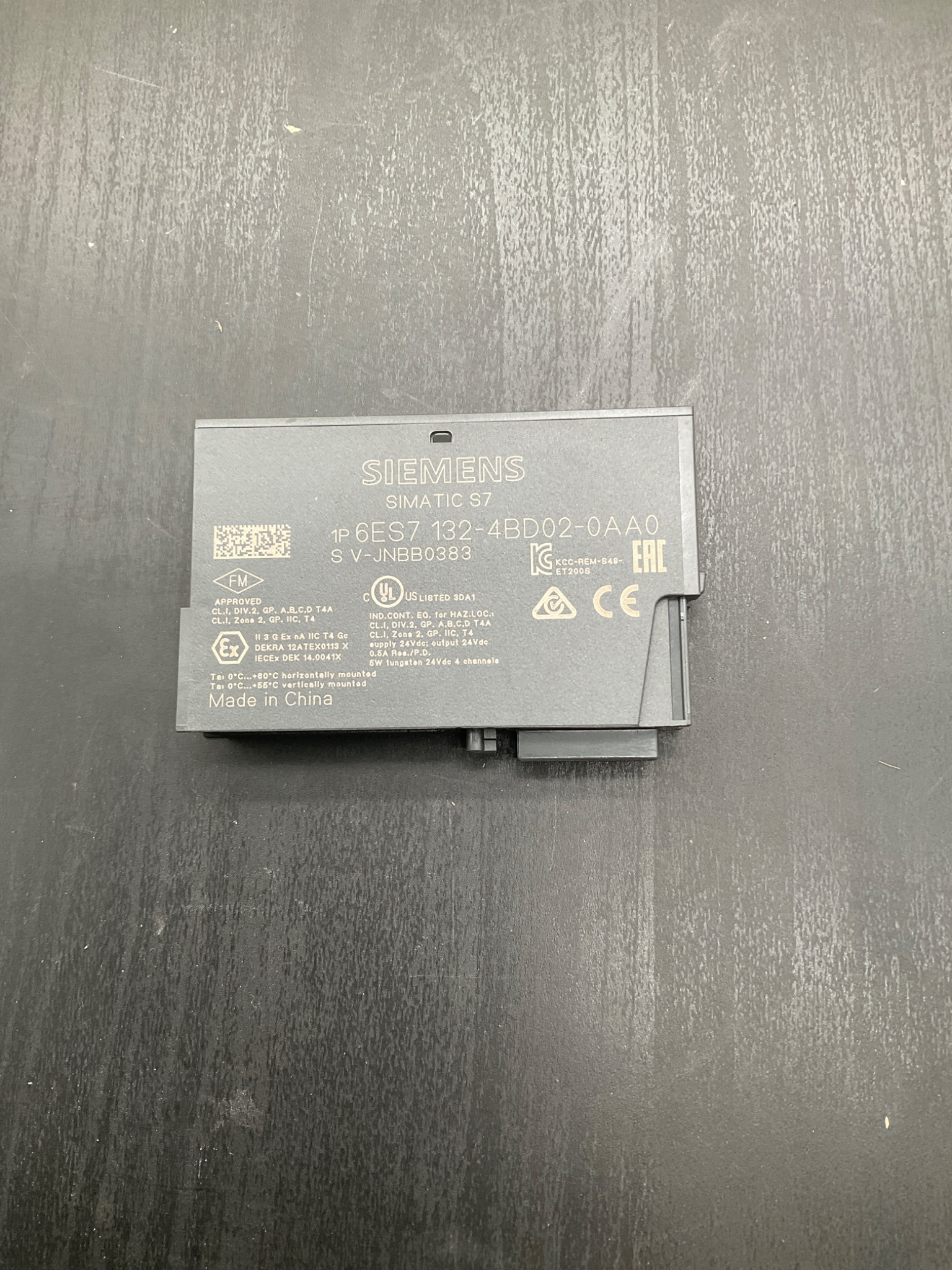 SIEMENS 6ES7132‑4BD02‑0AA0 SIMATIC 4DO 24VDC/0.5A Output Module USED 1