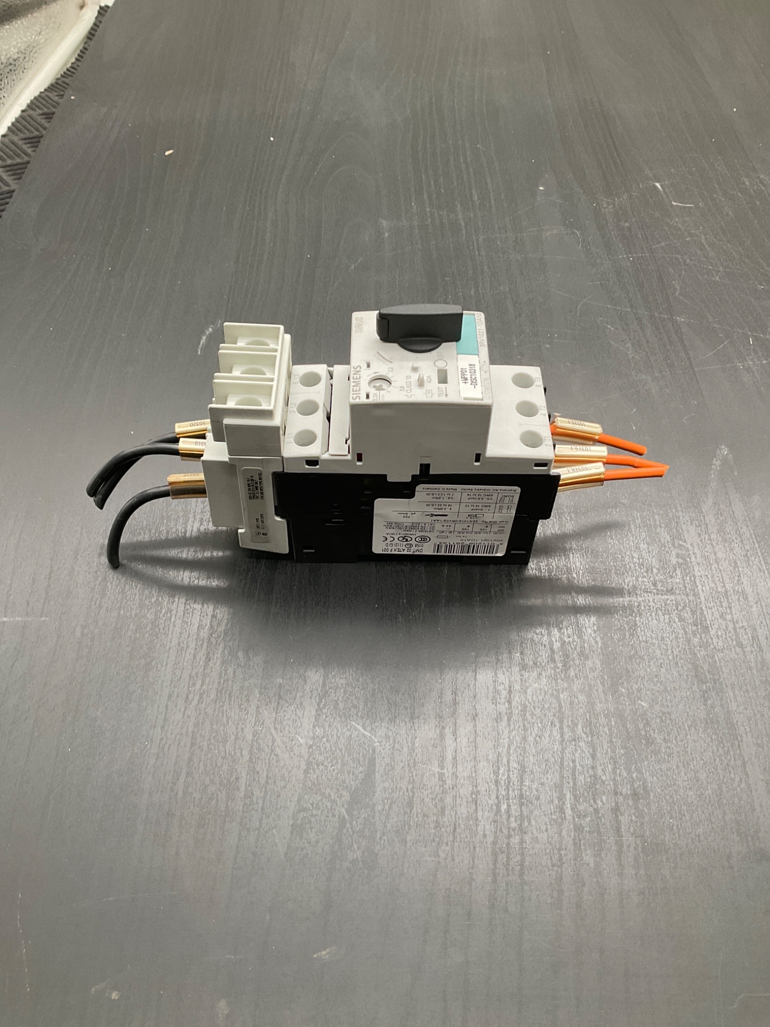 SIEMENS 3RV1021‑1DA10 Motor Protection Circuit Breaker USED 4