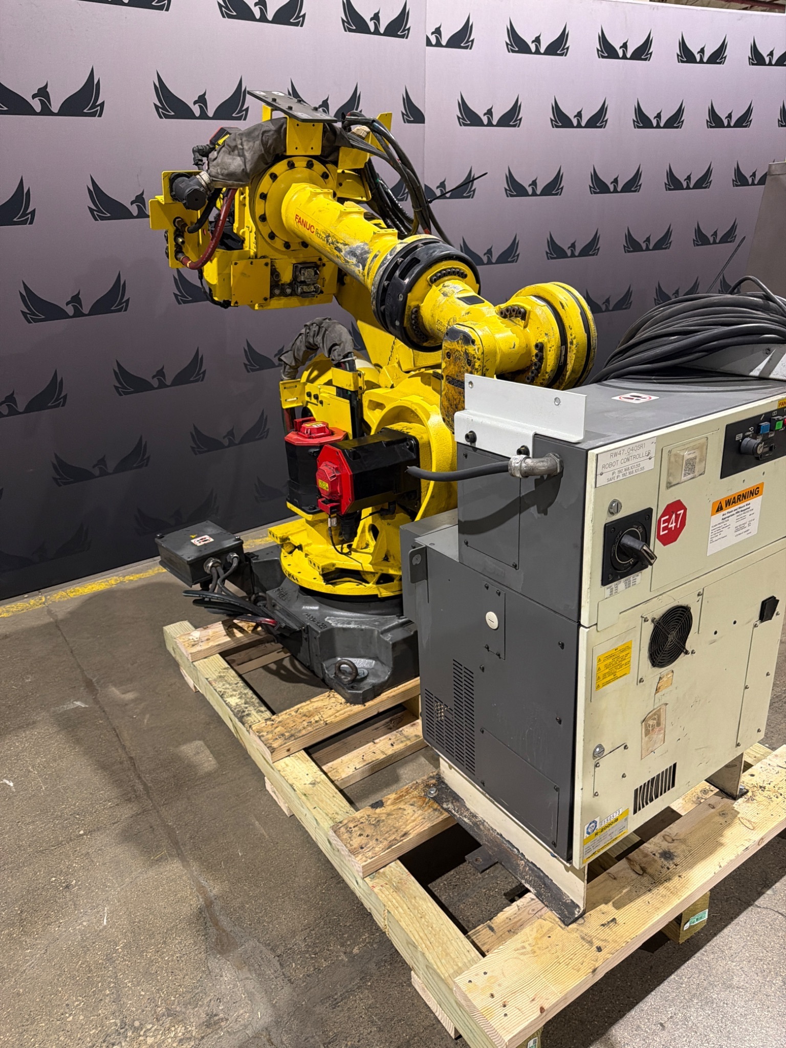 FANUC R-2000iB/210F Complete w/ R-30iB Controls USED 4