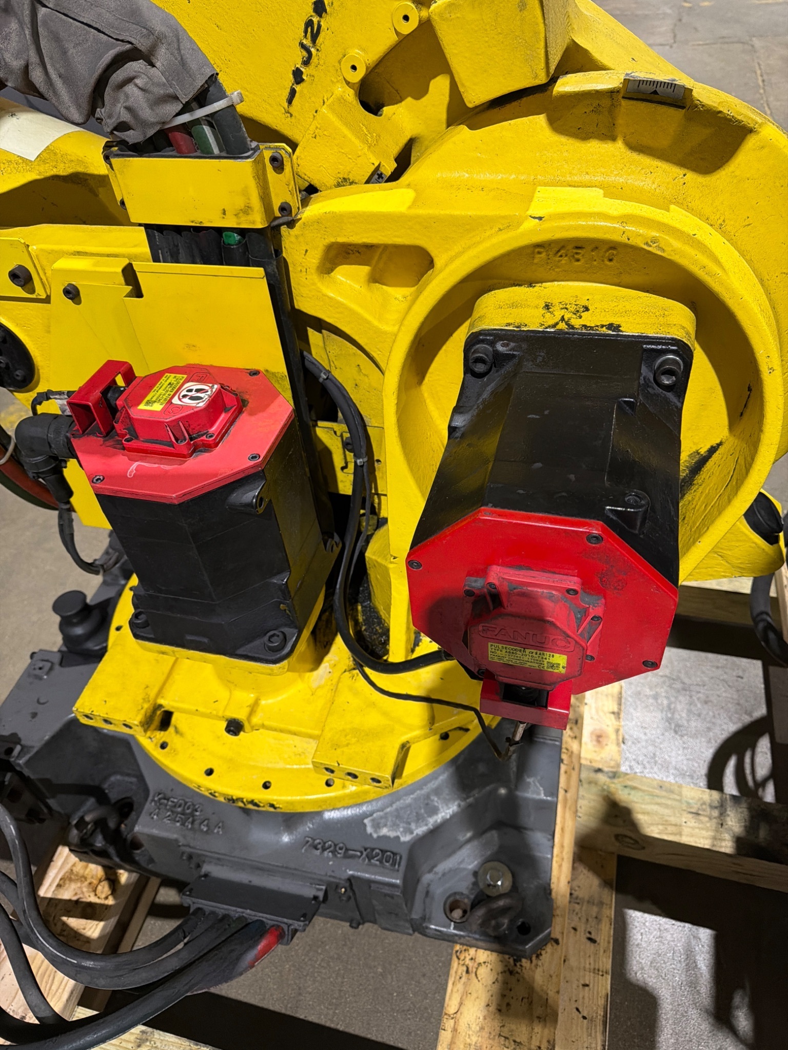 FANUC R-2000iB/210F Complete w/ R-30iB Controls USED 10
