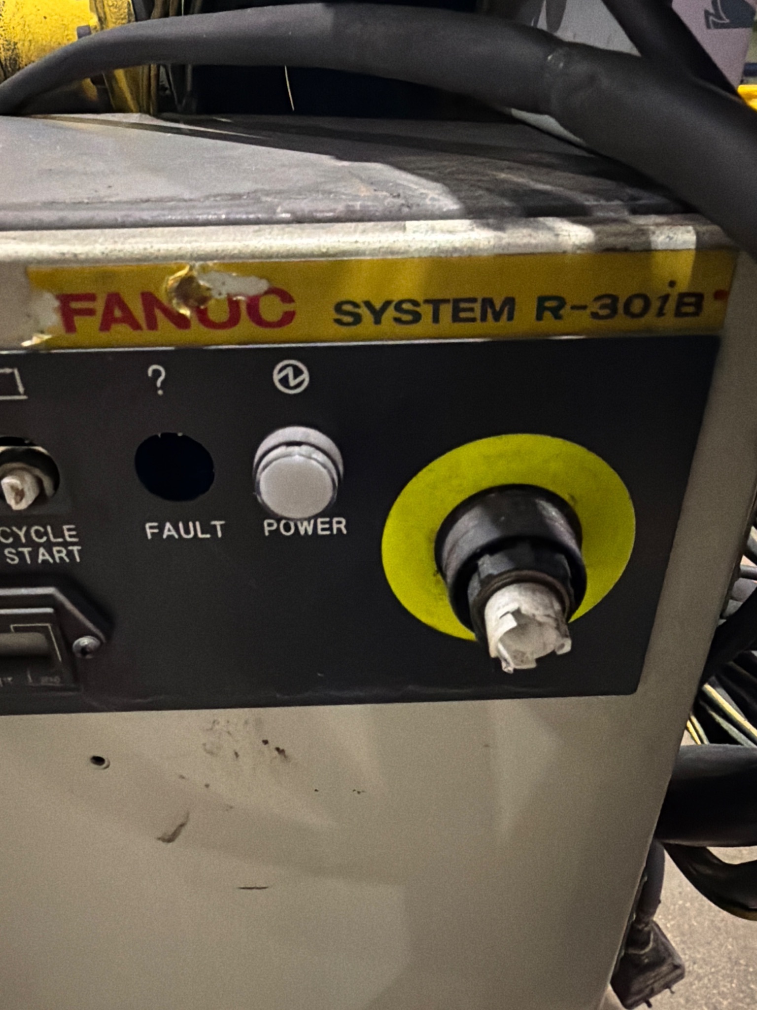 FANUC R‑2000iB/210F Complete w/ R‑30iB Controller USED 7