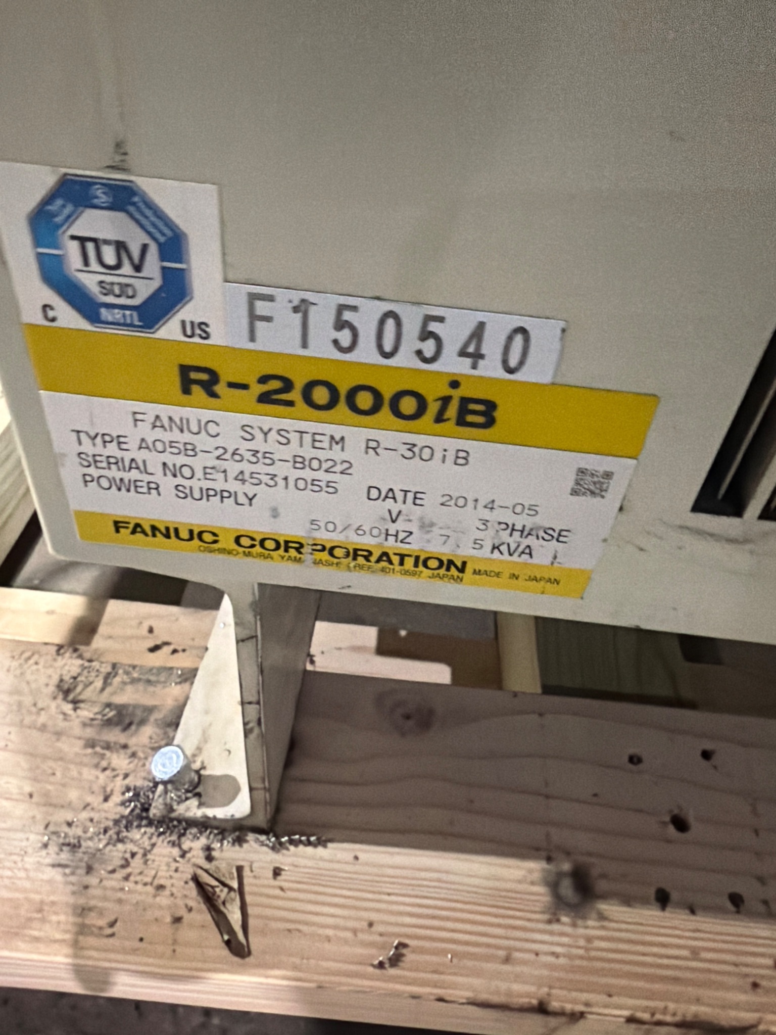 FANUC R‑2000iB/210F Complete w/ R‑30iB Controller USED 8