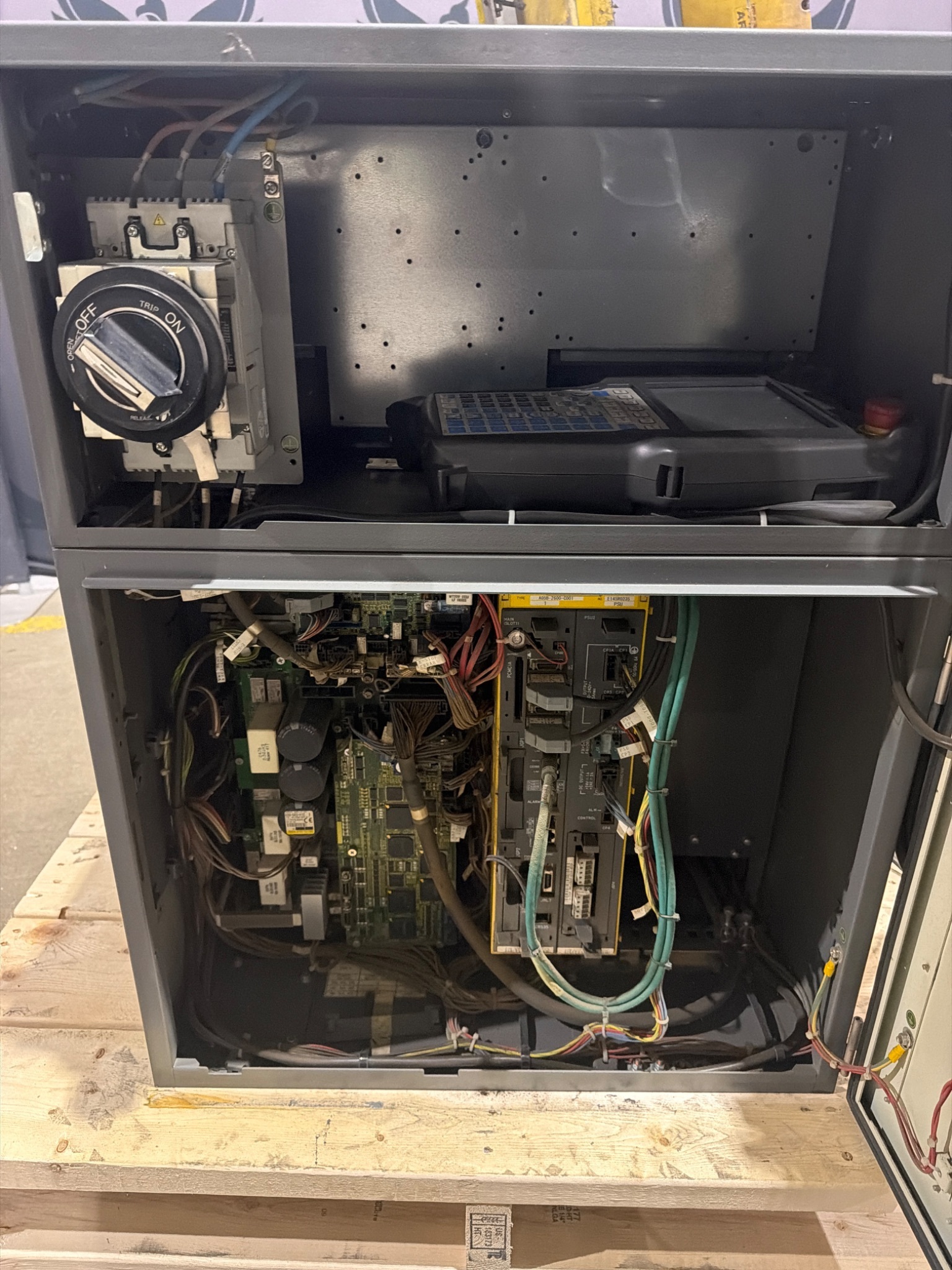 FANUC ArcMate 120iC Complete w/ R‑30iB Controller USED 2