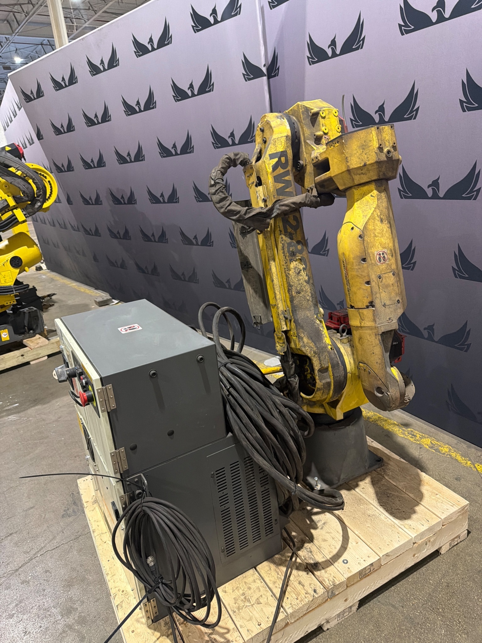 FANUC ArcMate 120iC Complete w/ R‑30iB Controller USED 5