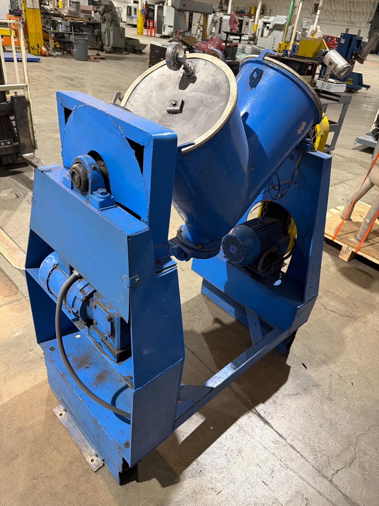 PATTERSON Twin‑Shell 300 cu/ft Vee‑Blender USED 4