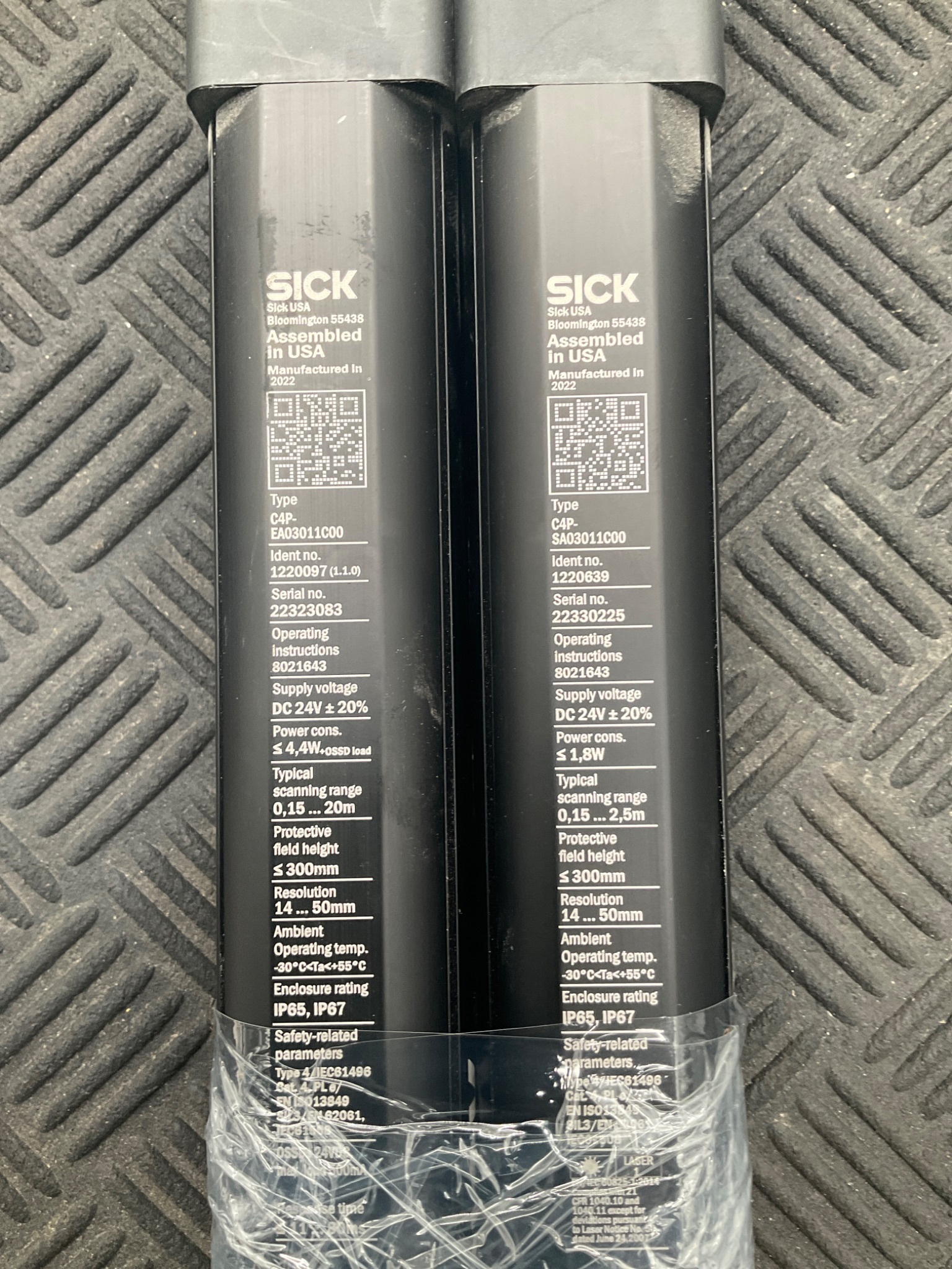 SICK C4P‑03011C00 / C4P‑SA03011C00 deTec4 Light Curtain Set (300mm) USED 4