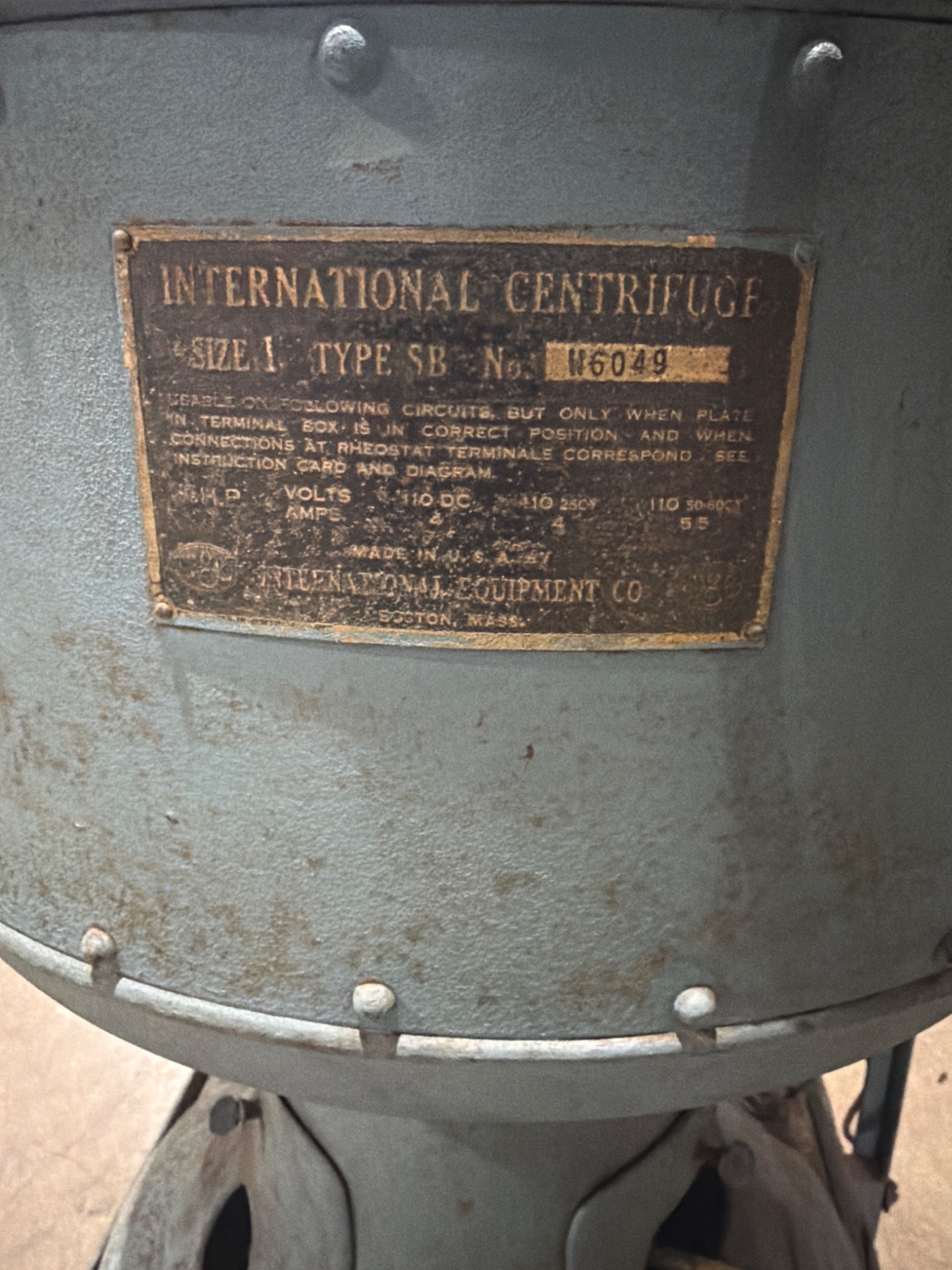INTERNATIONAL EQUIPMENT Type SB Size 1 Centrifuge USED 3