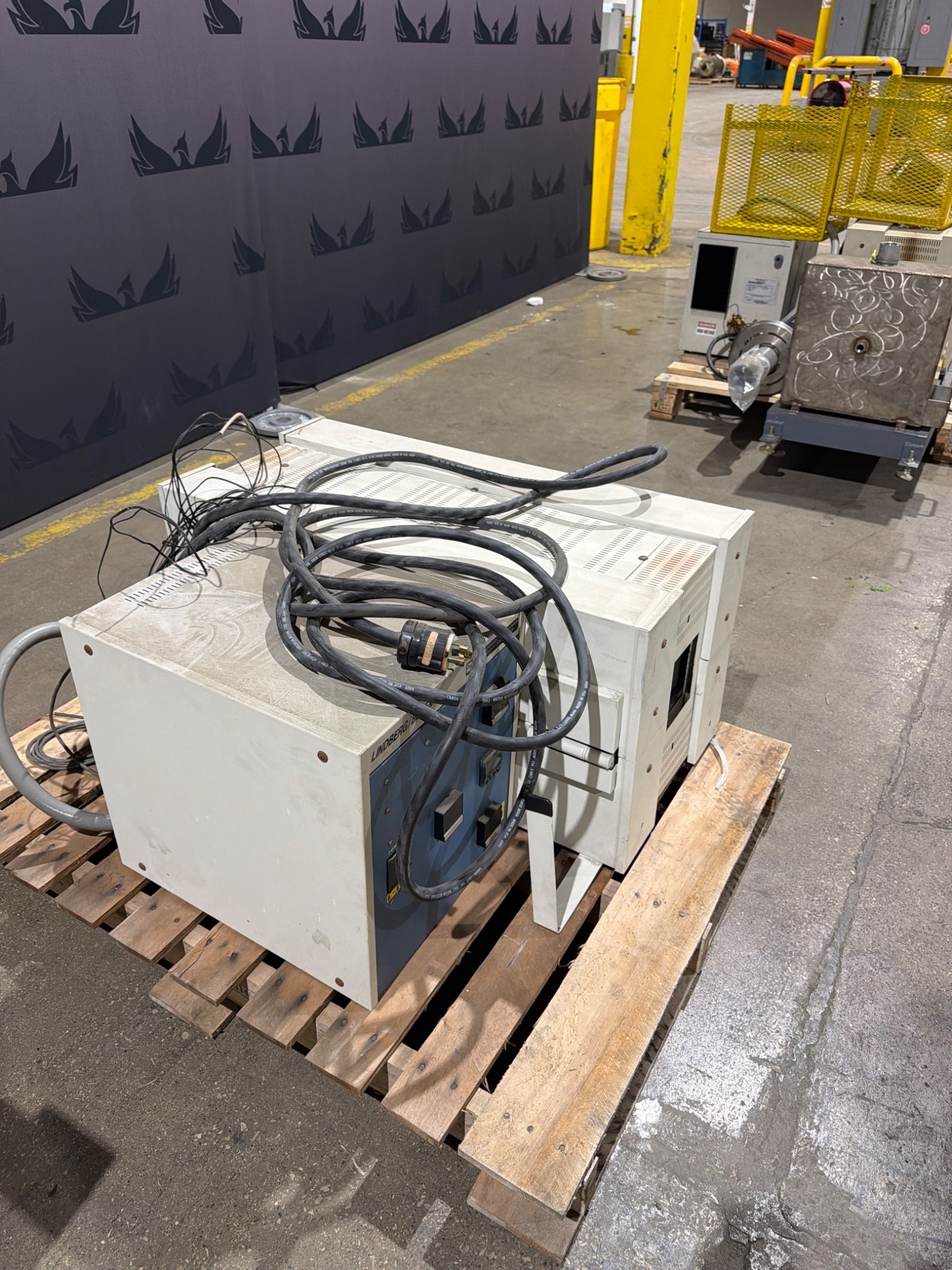 LINDBERG Blue M HTF55347C 1200°C Tube Furnace w/ CC58434PBC Control Console USED 1